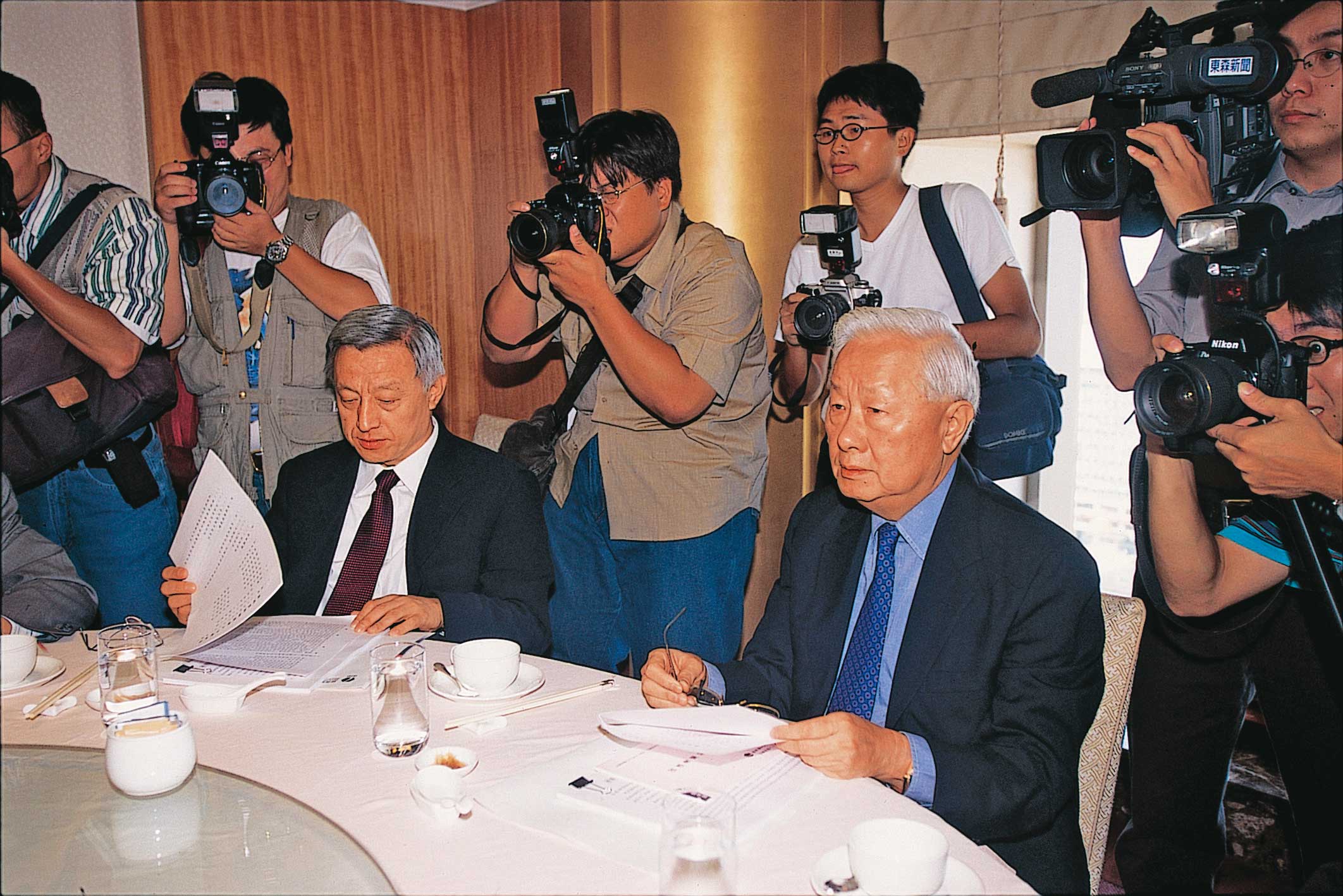 曹興誠曾多次嗆聲張忠謀,雙方比製程、客戶和投資金額互不相讓。(今周刊提供)