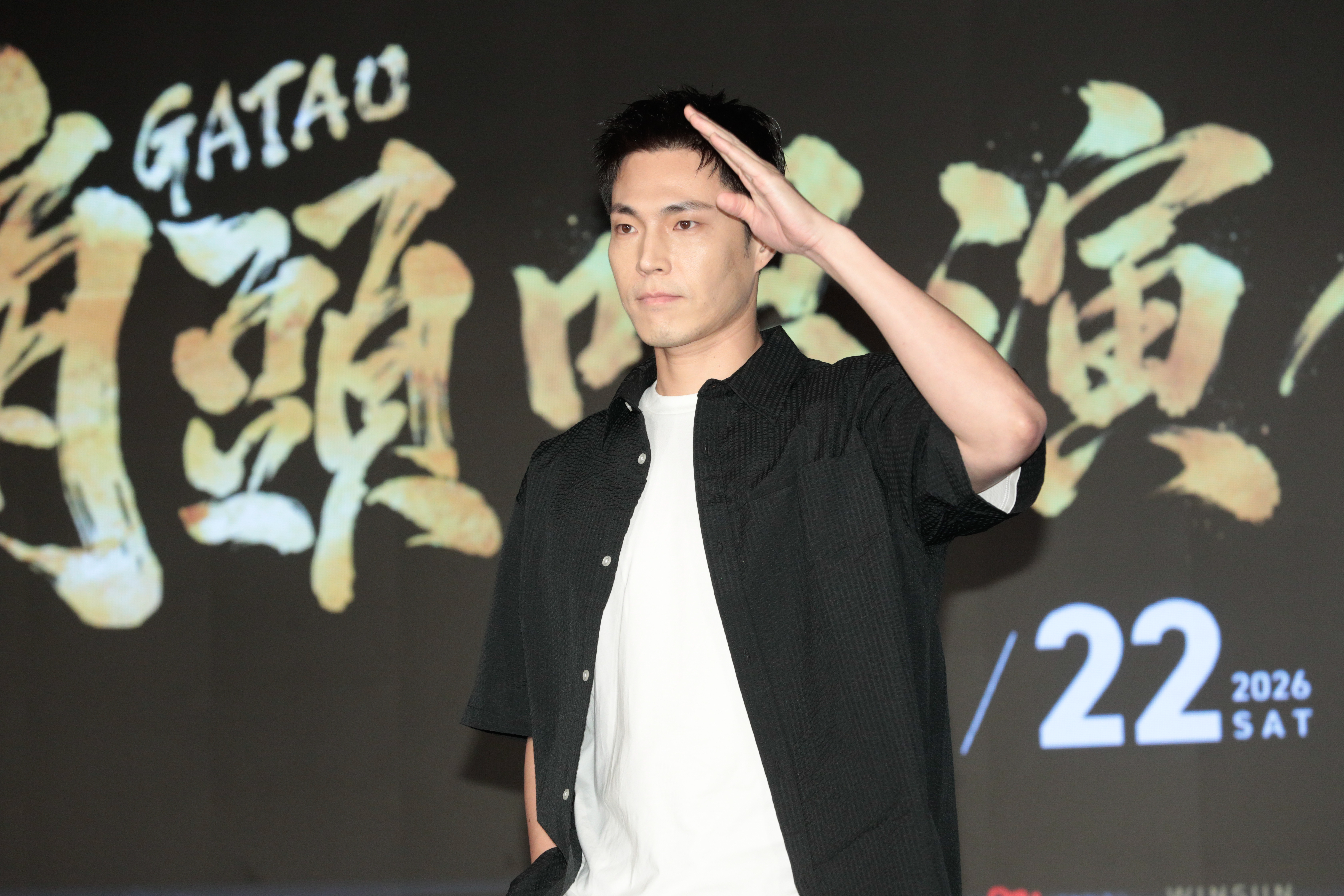 唐振剛今（14日）出席角頭唱演會記者會，對於逃兵他表示該面對就面對。