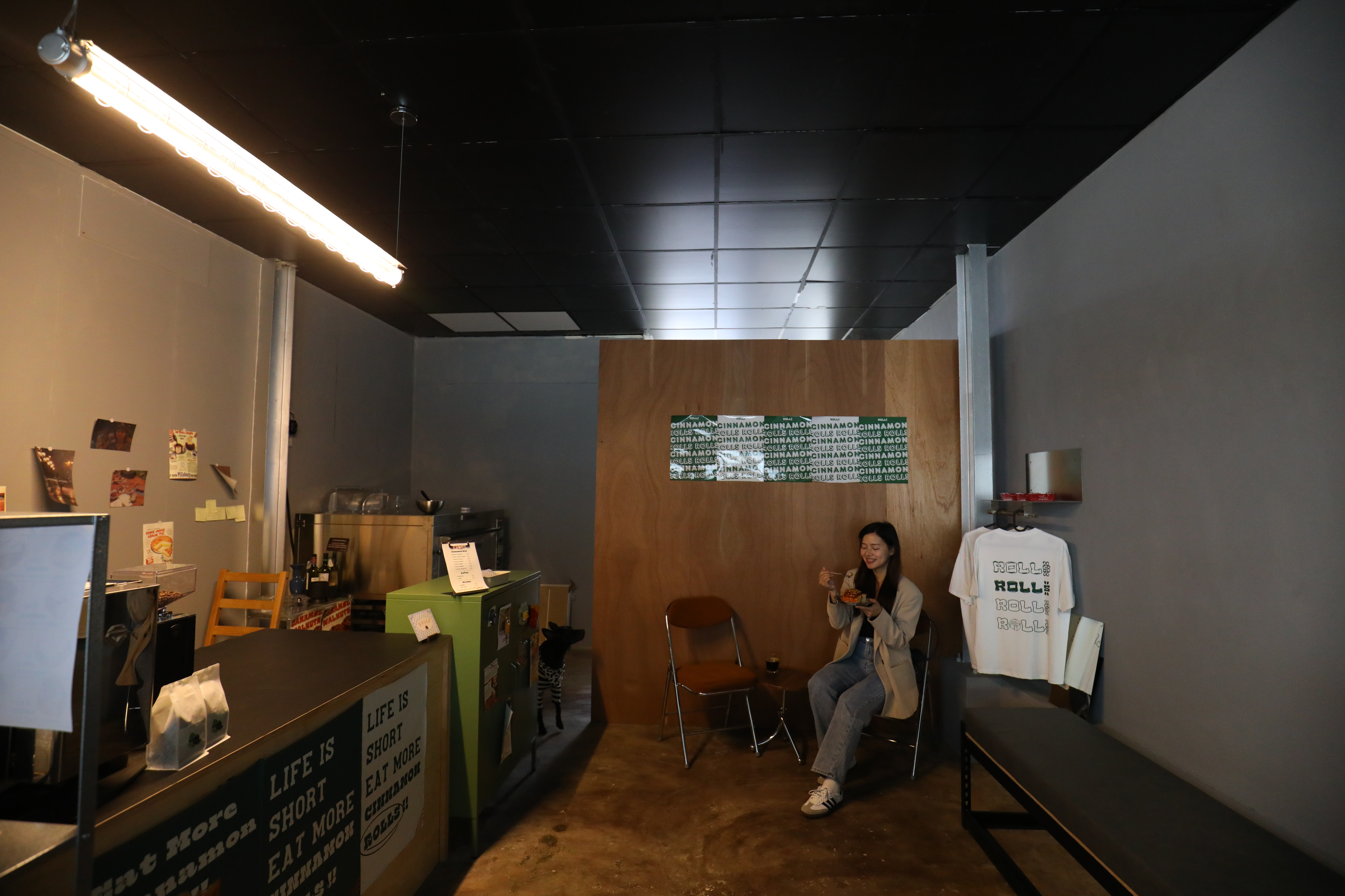 「ROLL美式肉桂捲專賣店」每週公告當週的開賣口味，手速慢真的吃不到。