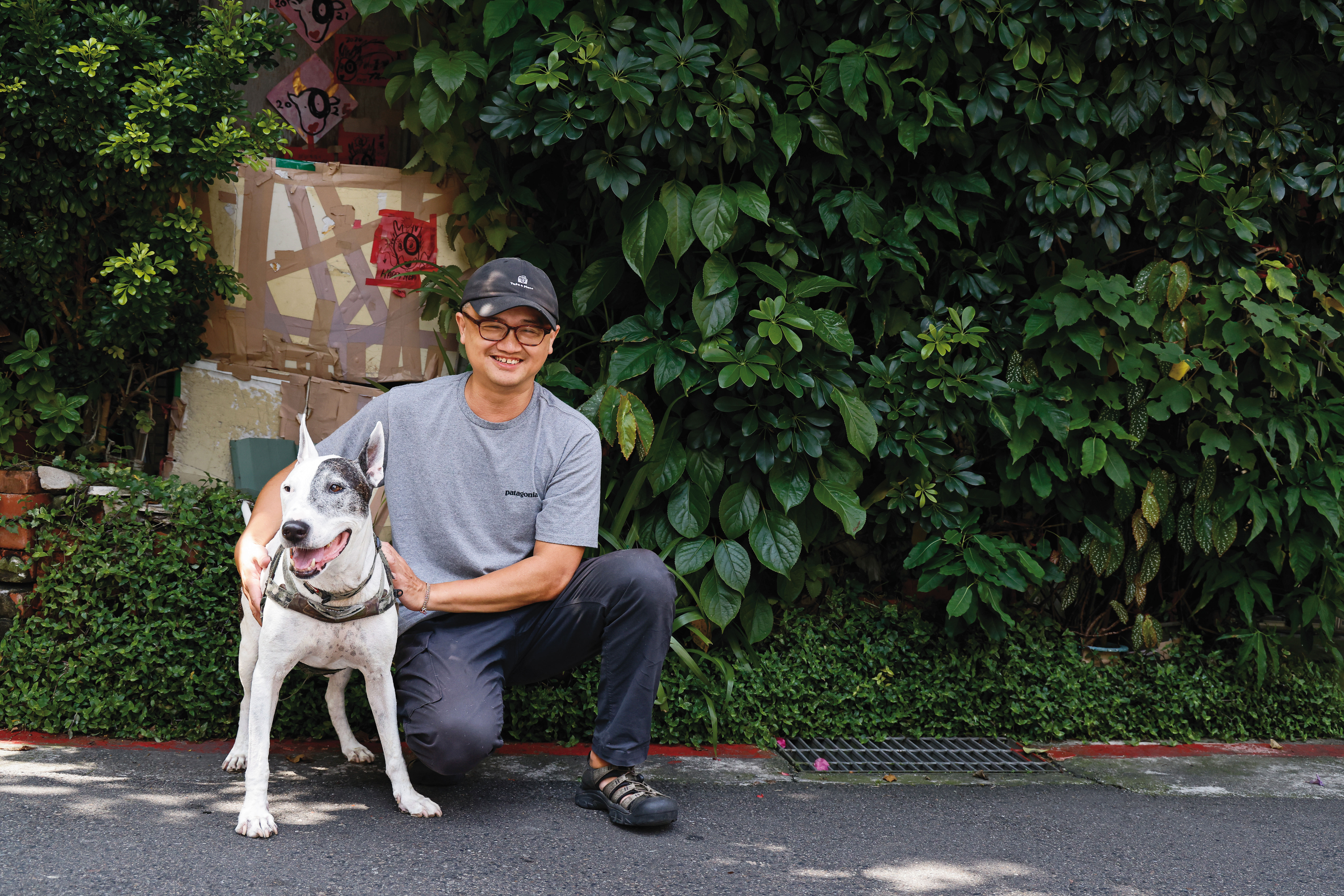 李家維，50歲，台北市萬華區，咖啡廳老闆。