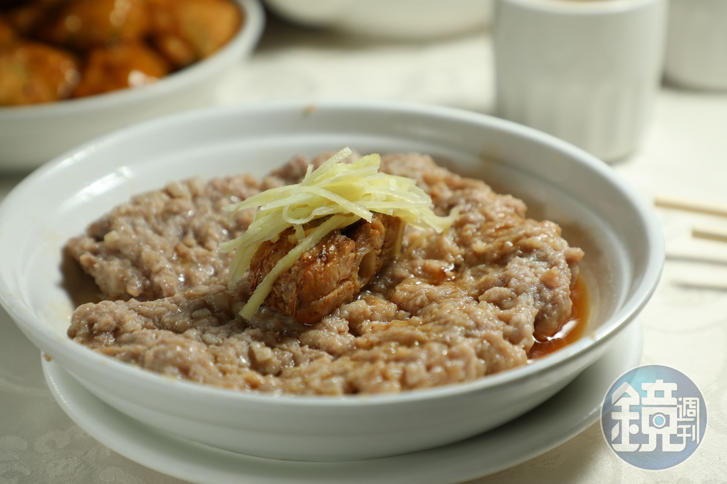 「鹹魚蒸肉餅」火候剛好,鹹鮮甘美交織,不配飯也能好吃。(港幣178元/份)