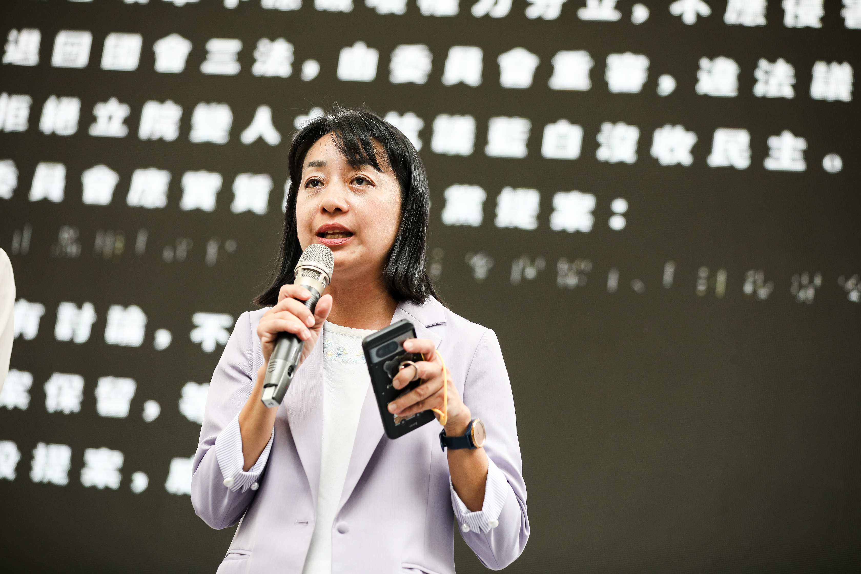 時代力量黨主席王婉諭5日直言，近來台灣周遭形成非常罕見的美中航母雙雙對峙，憂心台灣人逐漸麻木。（本刊資料照）