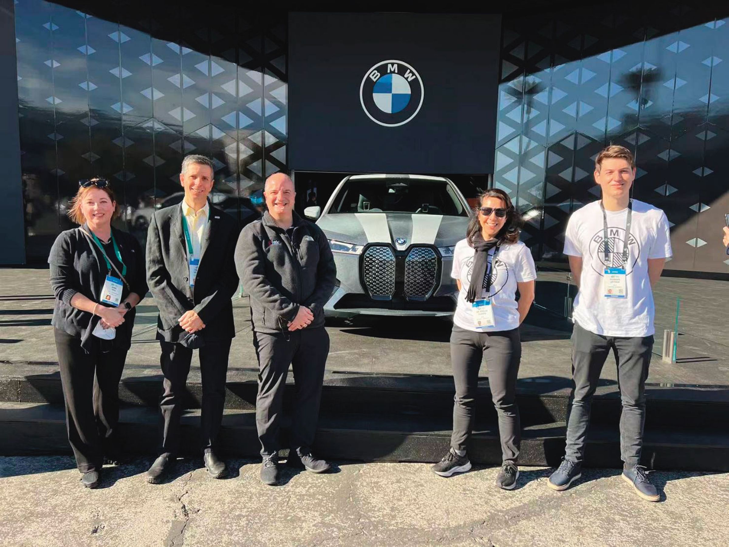 BMW連2年指名與元太合作開發變色車,有望為車內耗能減少15%。(元太科技提供)