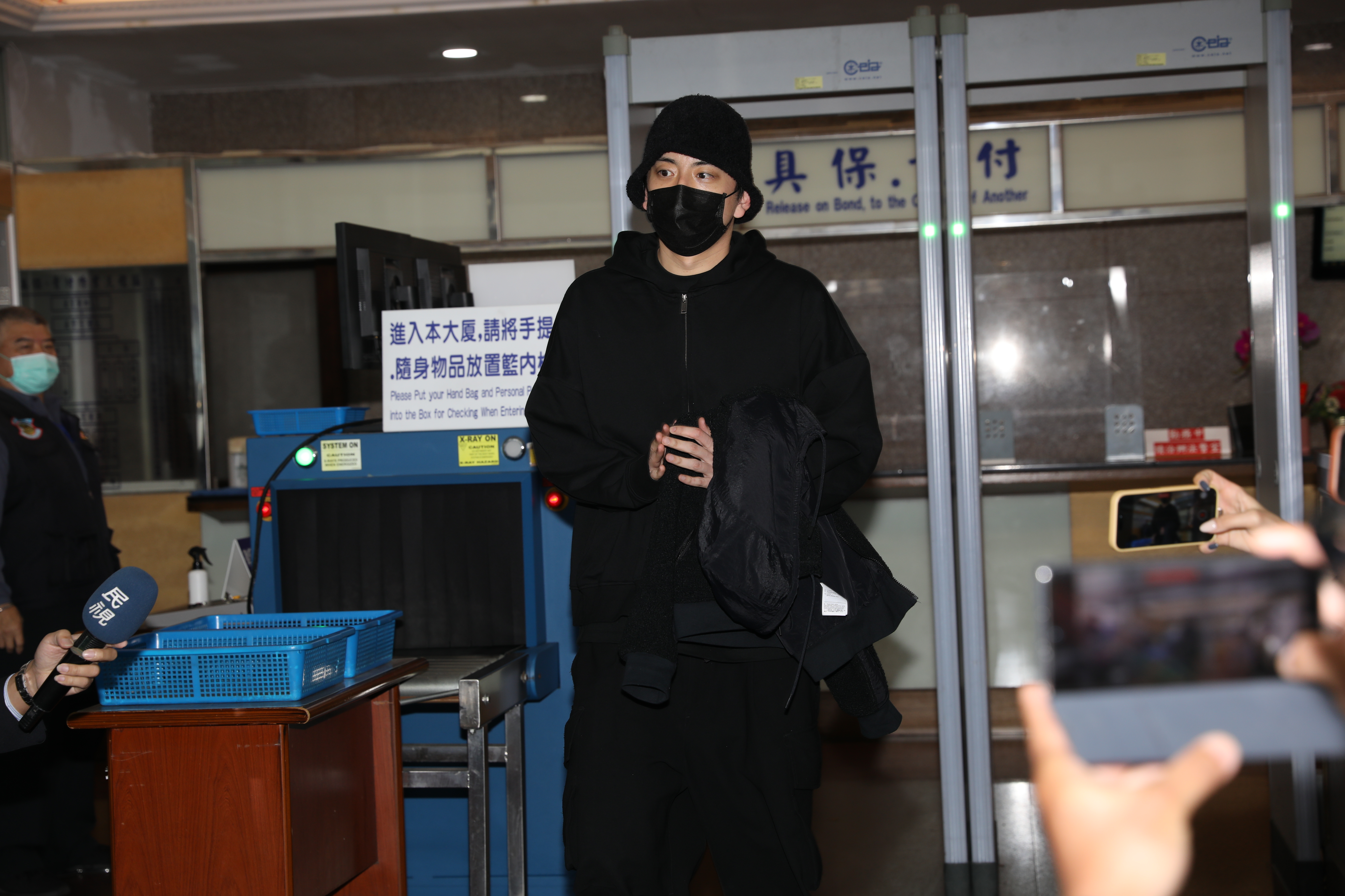 王大陸涉教唆傷害等罪，新北地院今天凌晨裁定500萬交保。