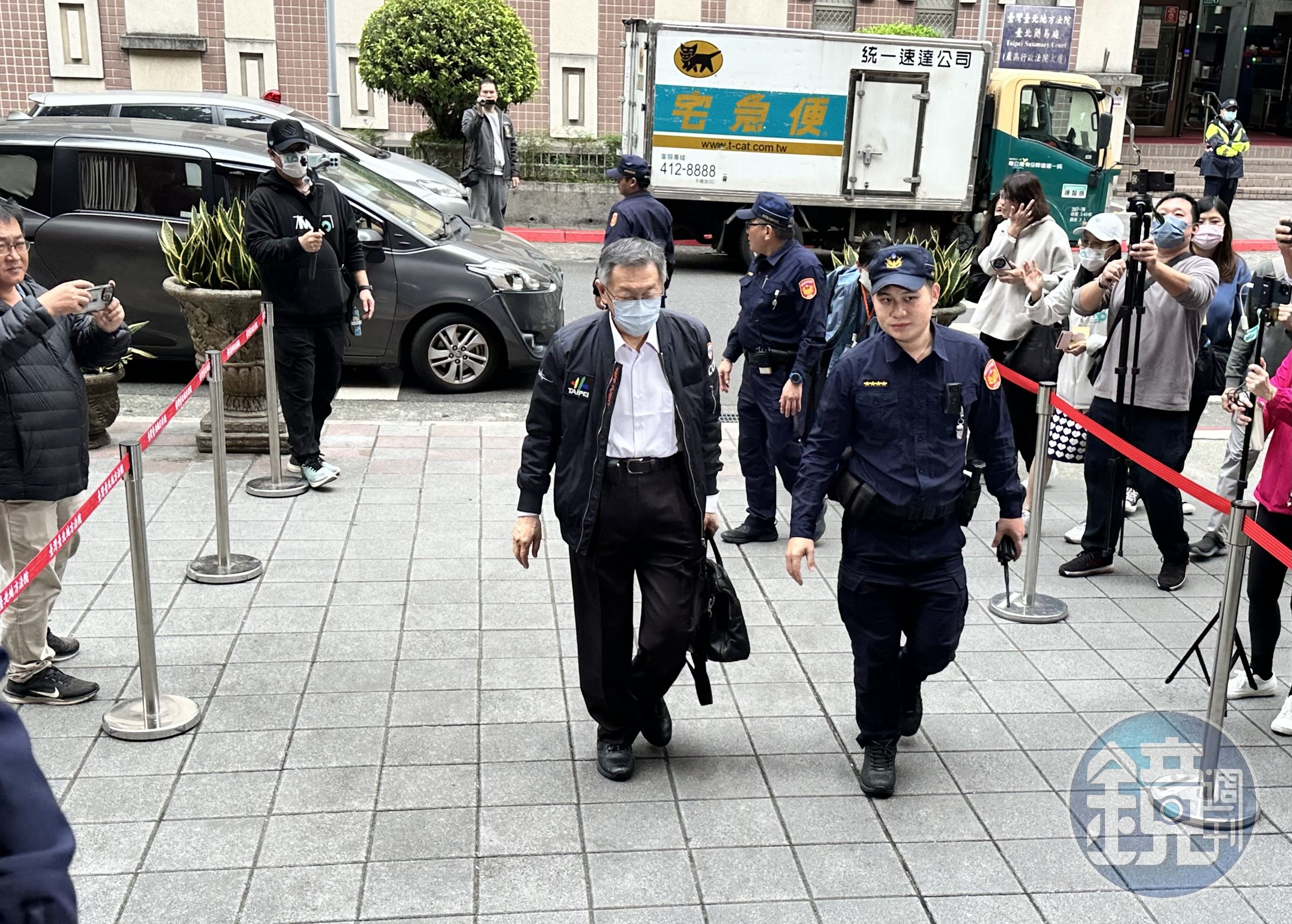 民眾黨前主席柯文哲今未被傳喚，仍主動到庭參加京華城案審理。