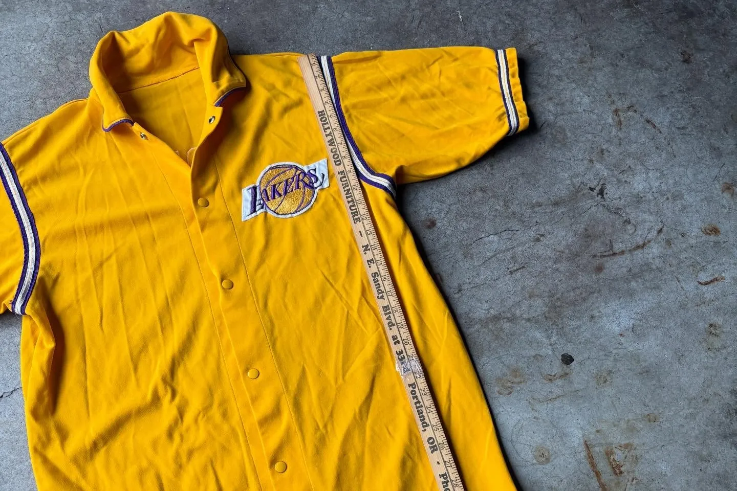 99元挖到寶！少年二手店入手NBA傳奇球星奪冠外套　一夕暴賺289萬元