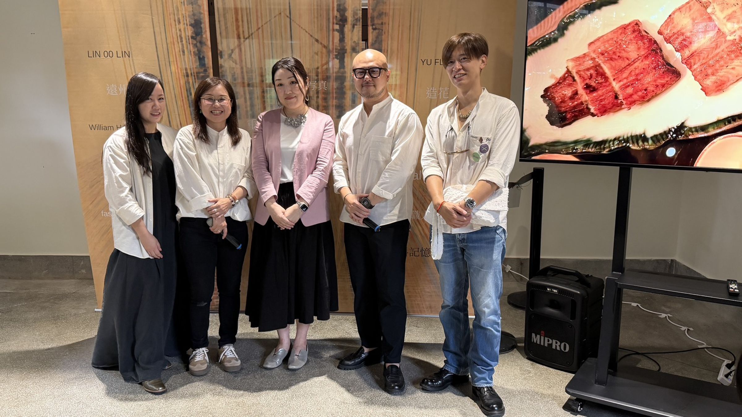  此次合作由日本濱松市代表人（左三）委託林子宸（右二）推動。翻攝畫面