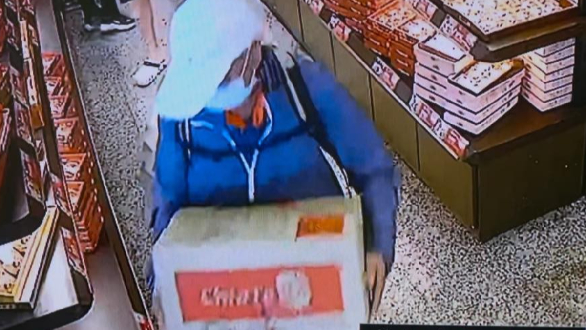 台北名店佳德鳳梨酥日前遭「白帽阿伯」偷酥事件。（翻攝自臉書 / 佳德鳳梨酥）