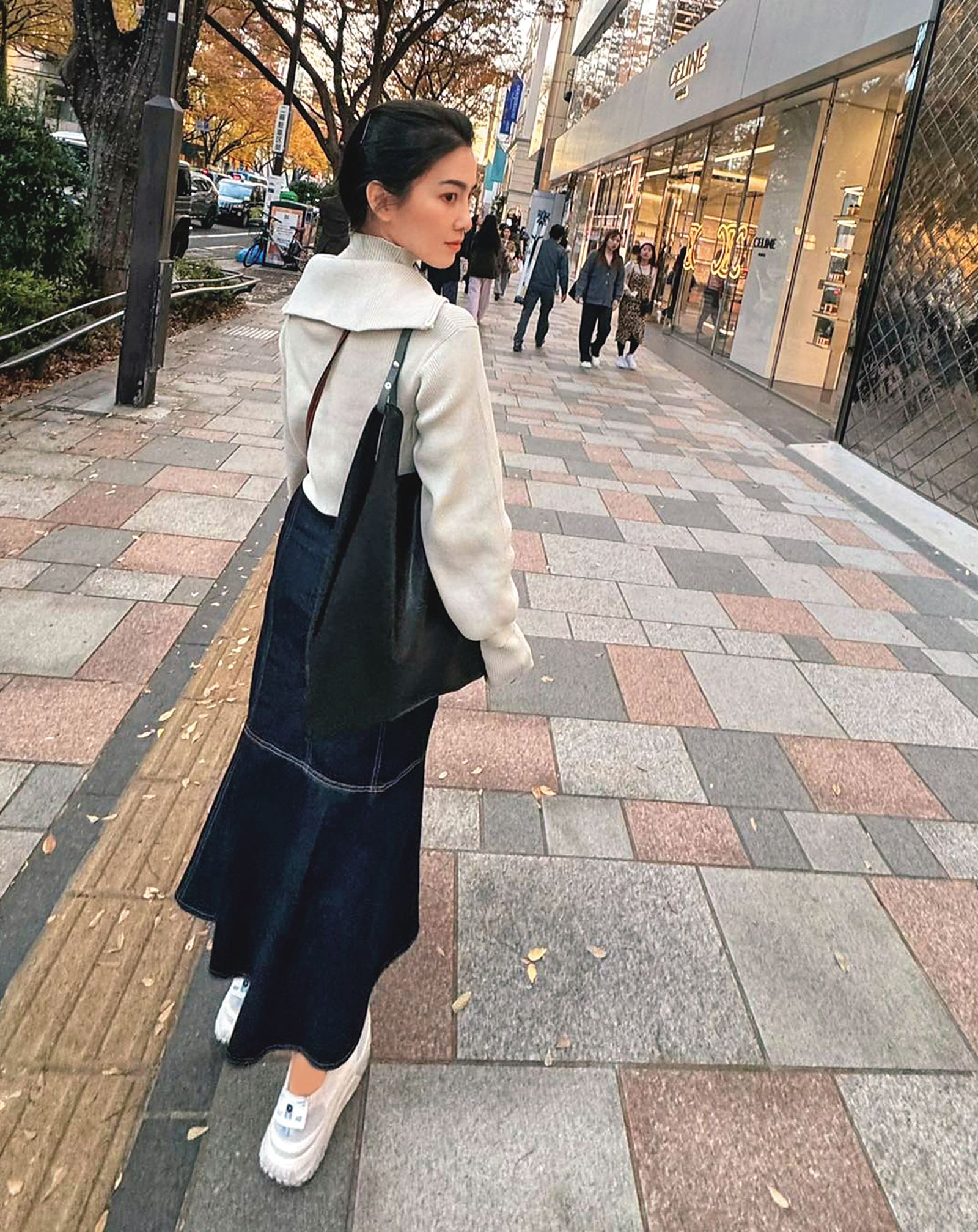 許藍方曾po出疑似王少偉和她同遊日本時拍的照片。（翻攝自許藍方IG）