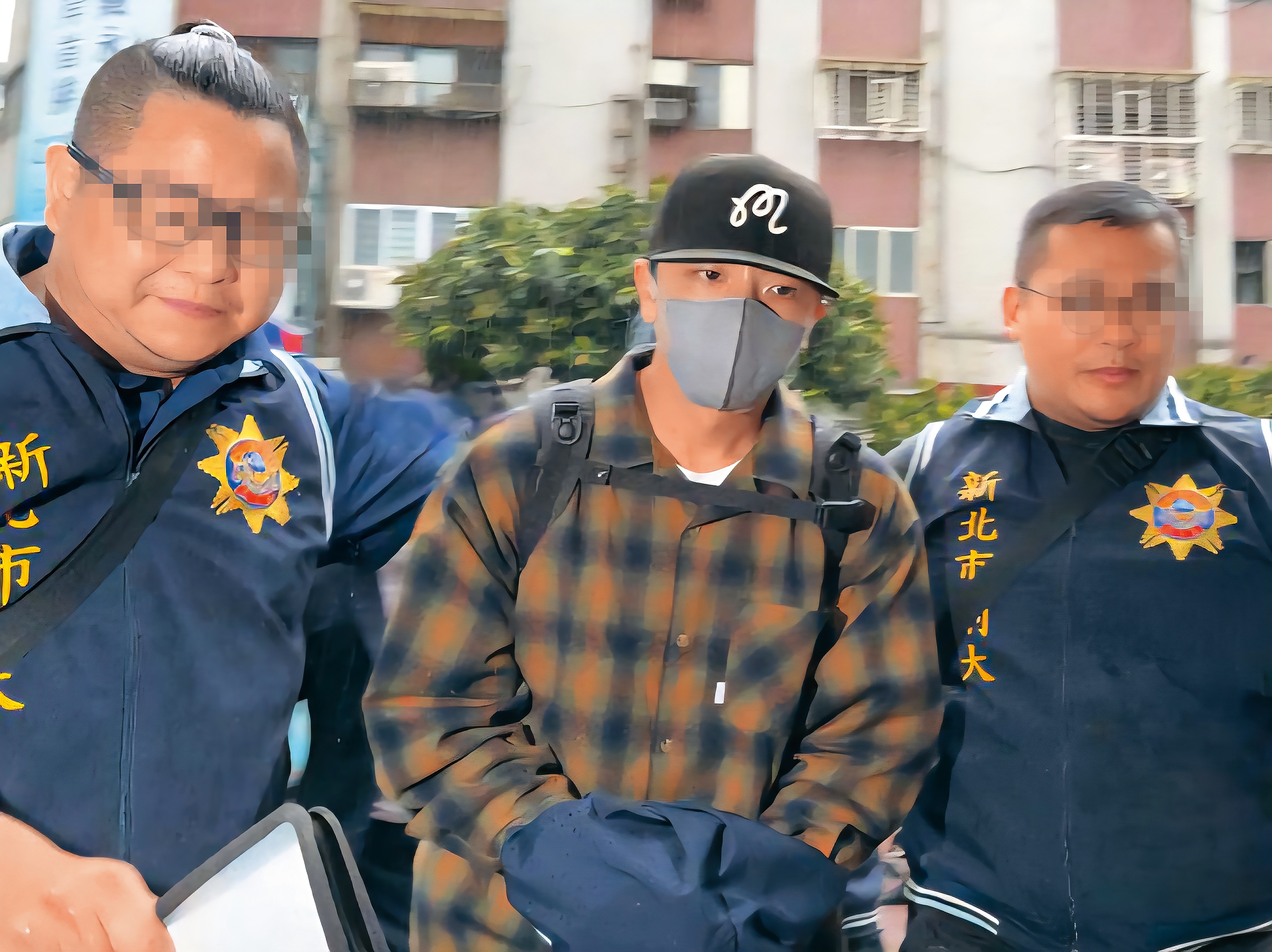 第三波閃兵名單出現後，人在加拿大出外景的坤達，第一時間返台接受應訊。（鏡報提供）