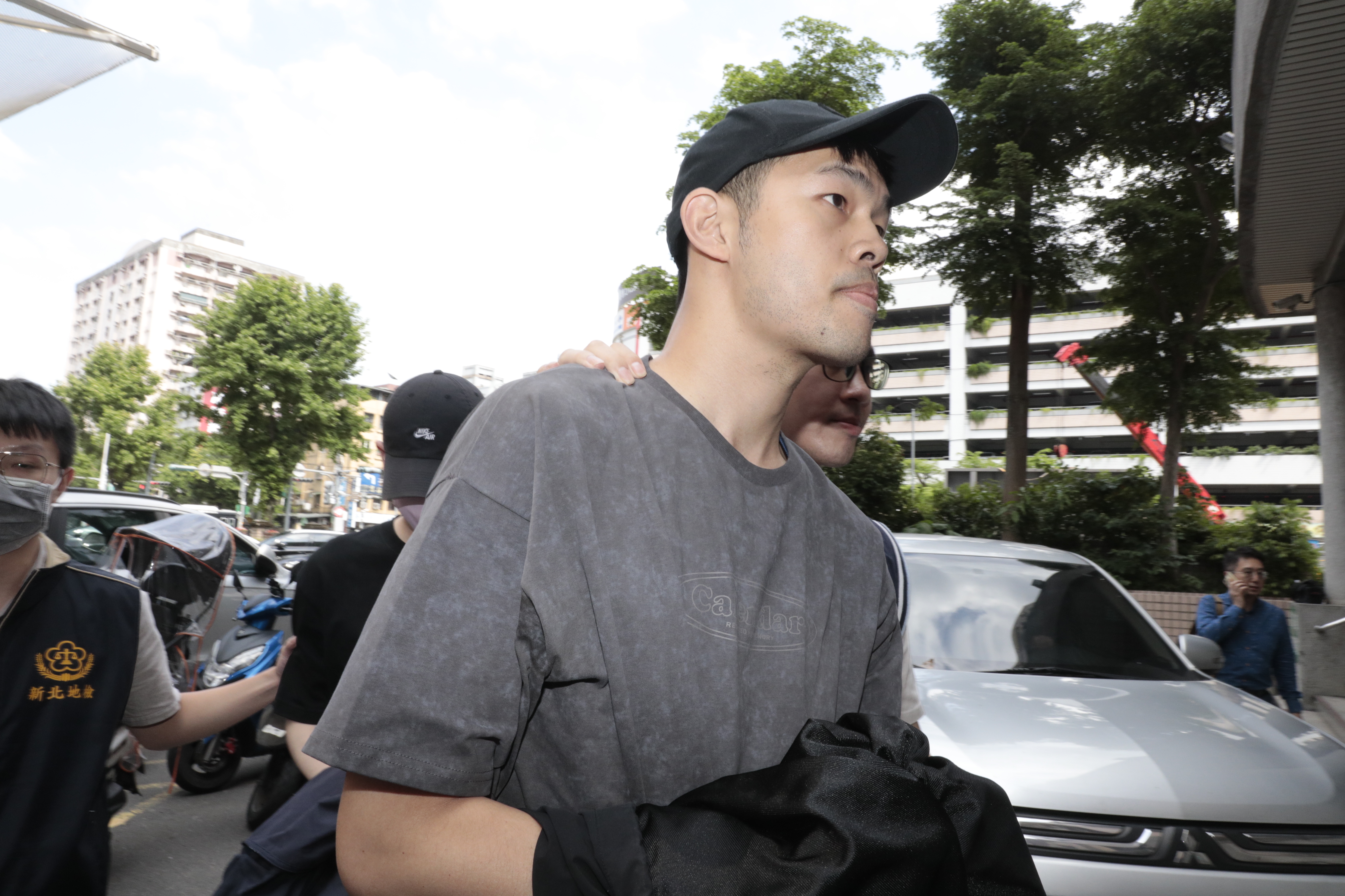 陳大天下午在新北檢進行複訊。