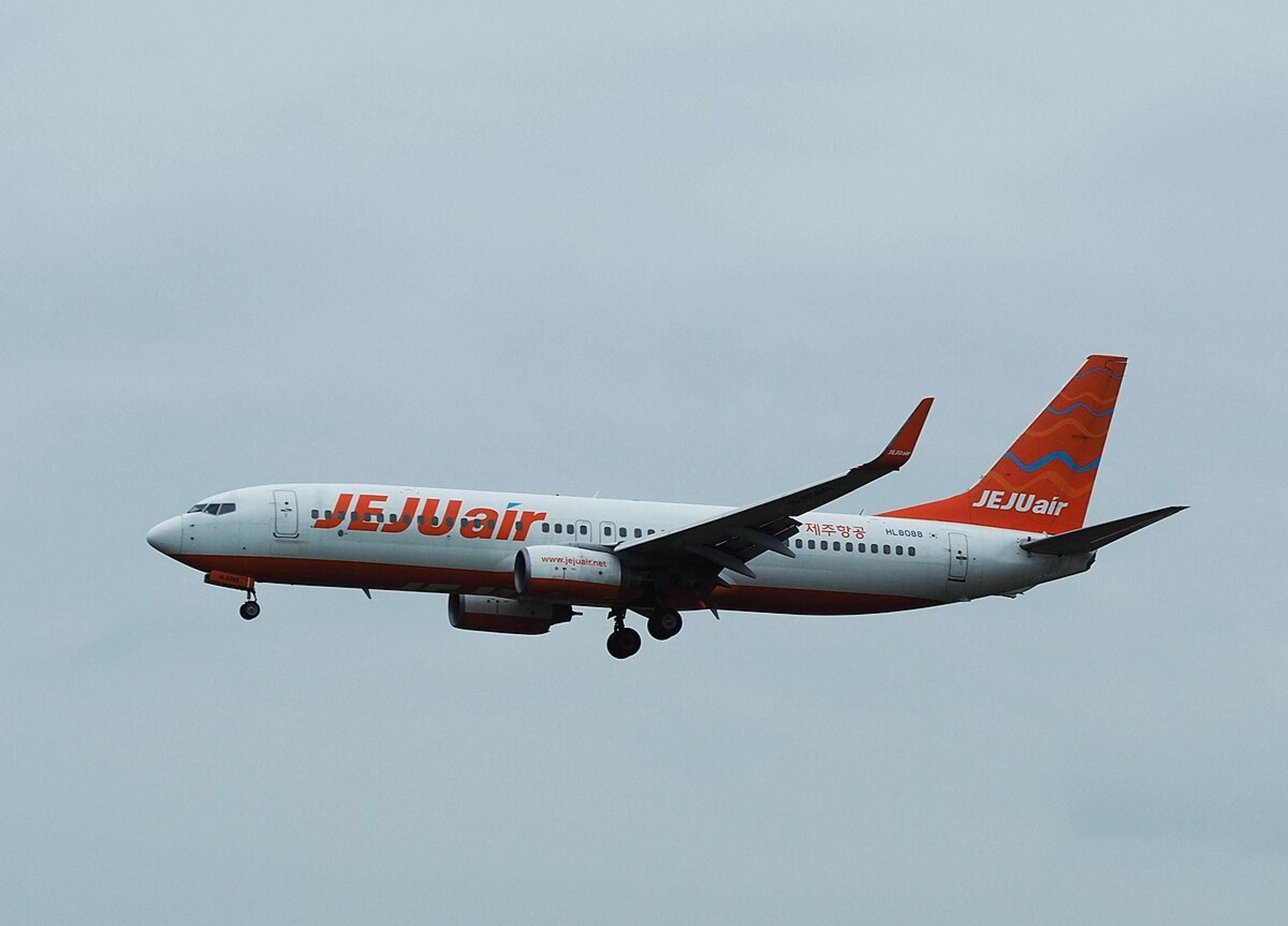 濟州航空連續兩天都有波音737-800型客機發生問題，昨日嚴重空難、今日緊急返航。（翻攝自X@GerryS）