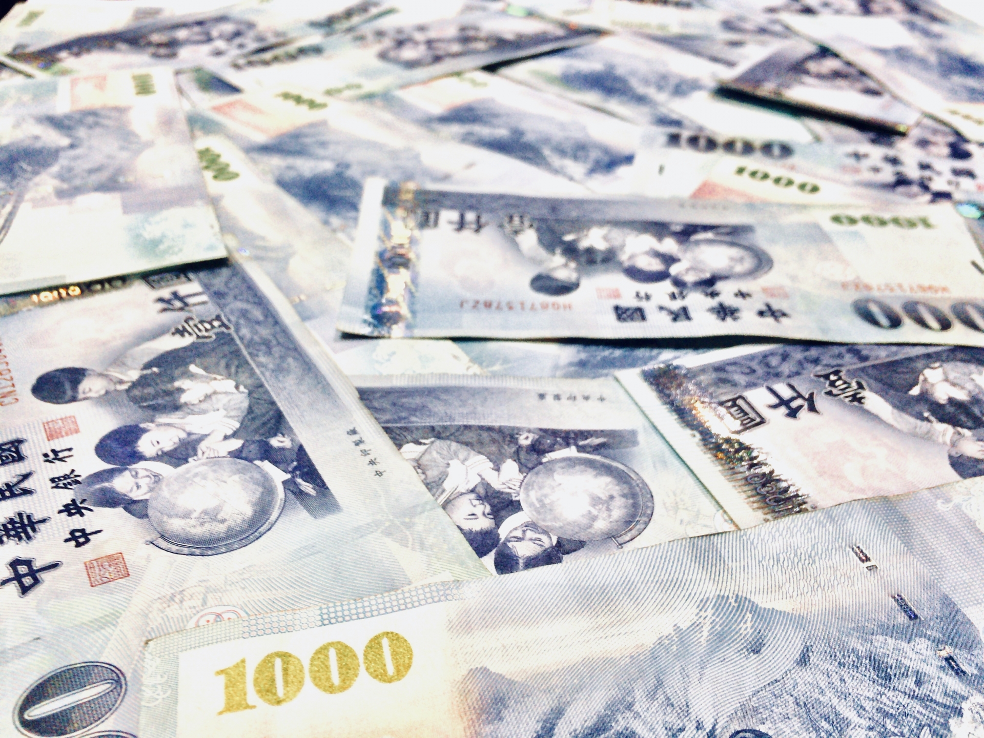 葛男在賭場拿到偽鈔後心有不甘，怒開300公里到台東加油把它們花掉。（示意圖，Pixabay）