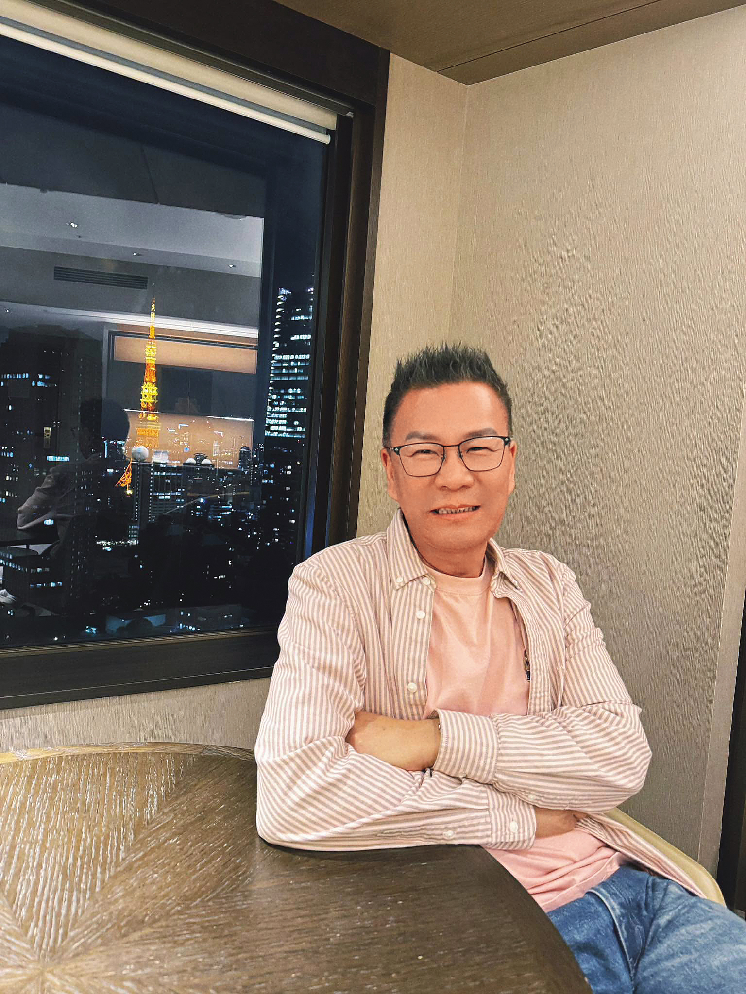 為了提供妻小未來無虞的生活，沈玉琳婚後收入全交給妻子打理，自己又狂接通告存錢，（翻攝自沈玉琳臉書）