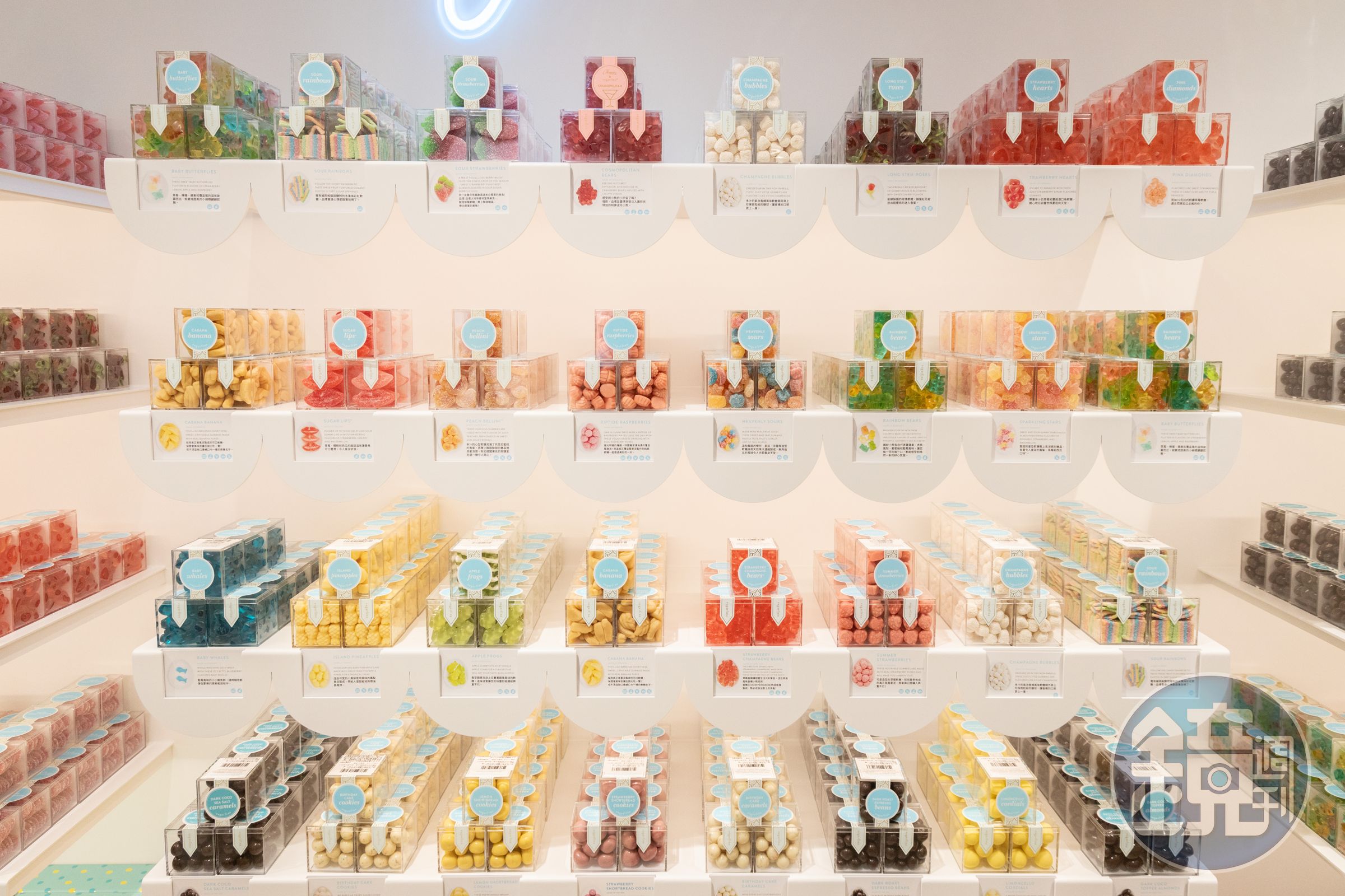美國精品糖果店「sugarfina」日前登陸台北101，每天供應超過50種精品糖果。