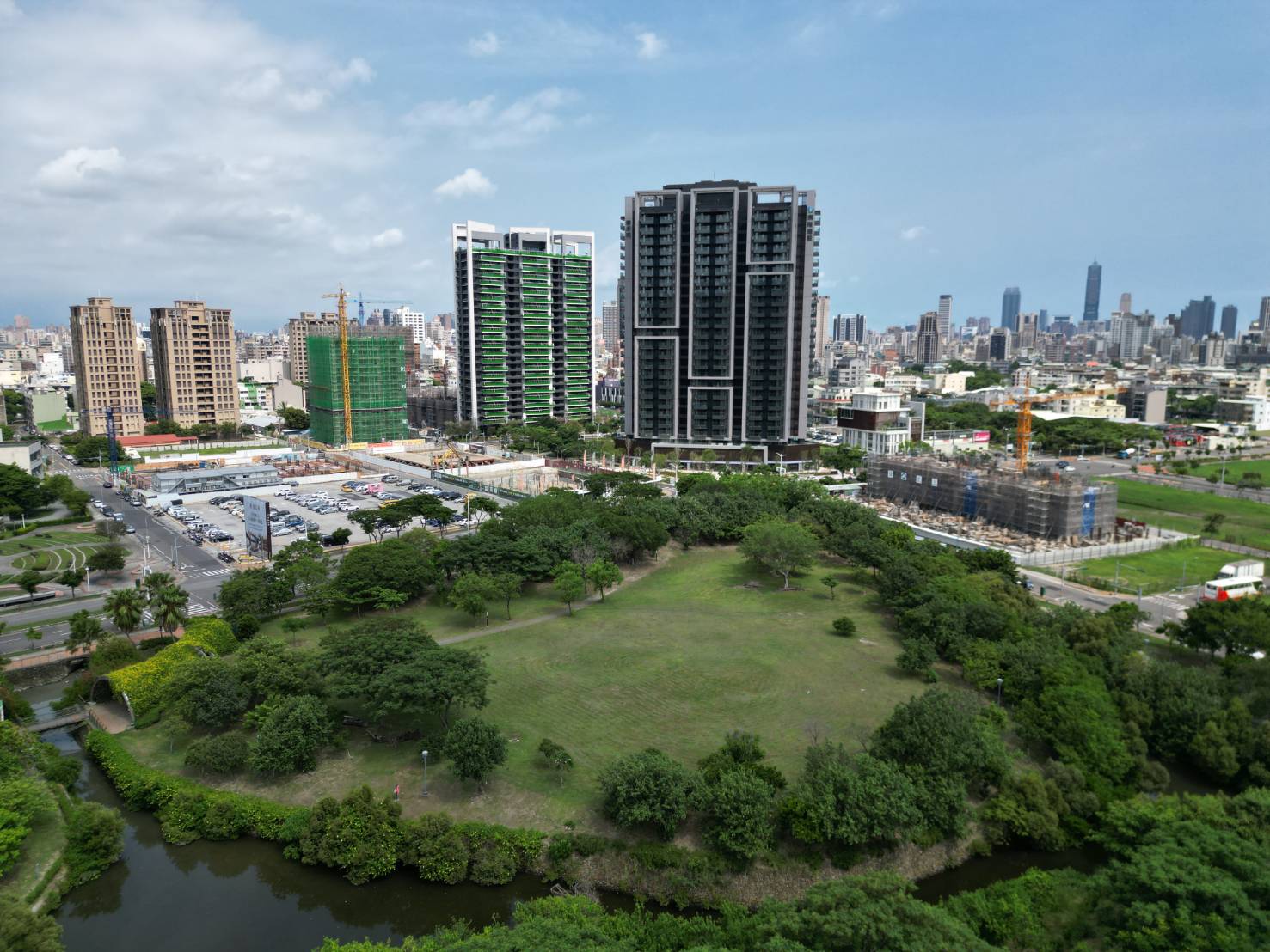信義房屋預估，高雄市交易量今年將趨回穩，但購屋總價有提升趨勢。(信義房屋提供)