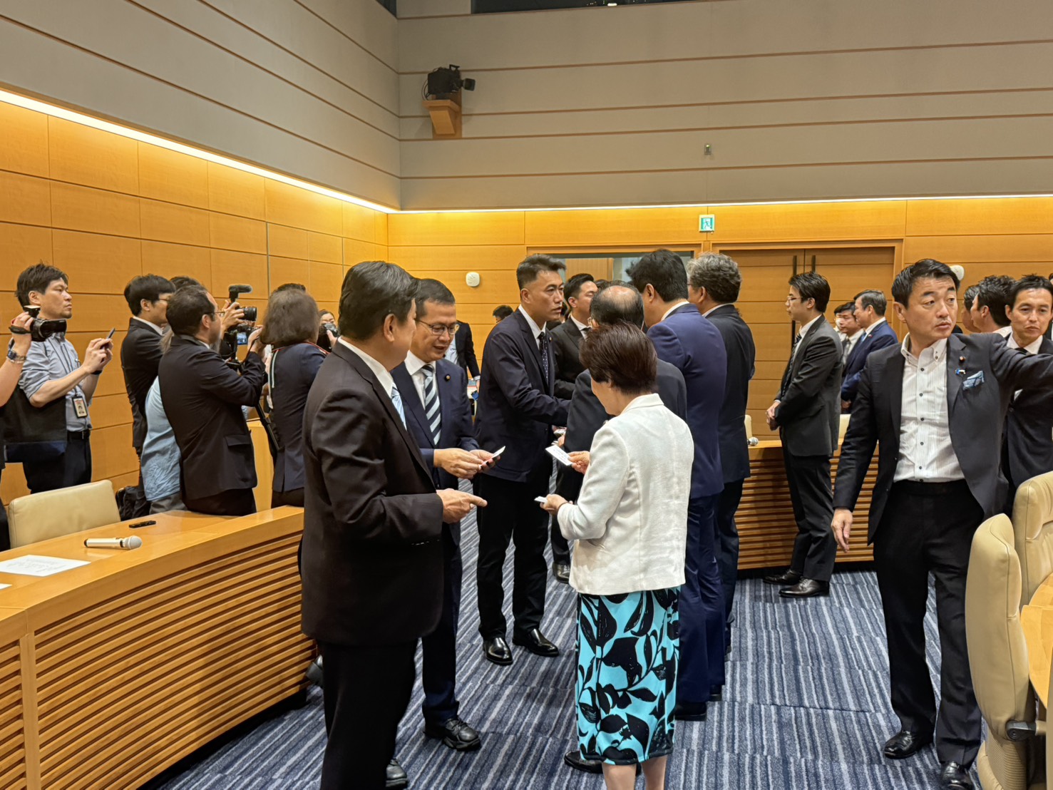 台日國會正值休會期，兩邊共近50名國會議員出席交流互動。（傅辦提供）
