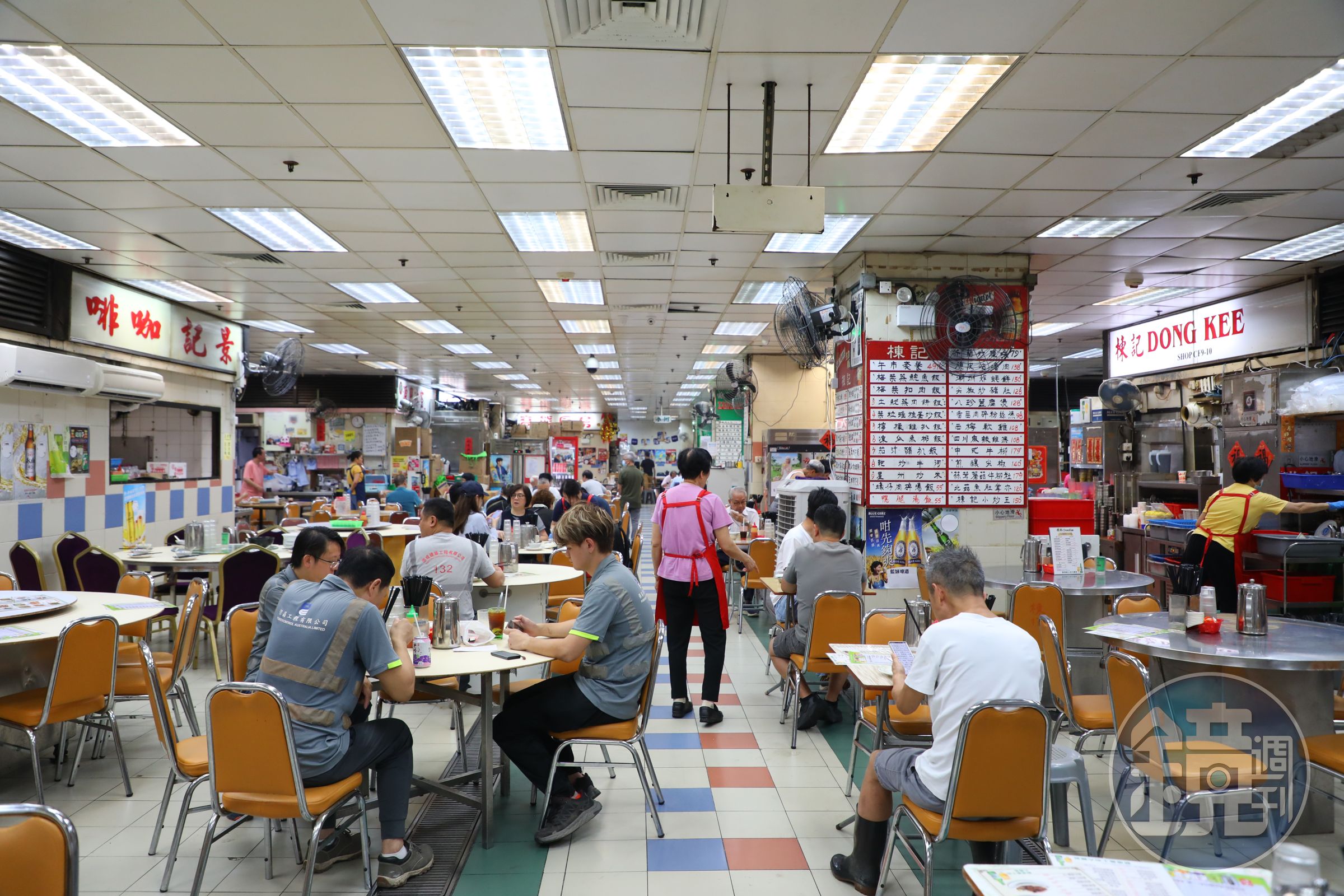 位於上環市政大廈熟食中心的「棟記飯店」，已開業超過70年，是港島的老字號大排檔。