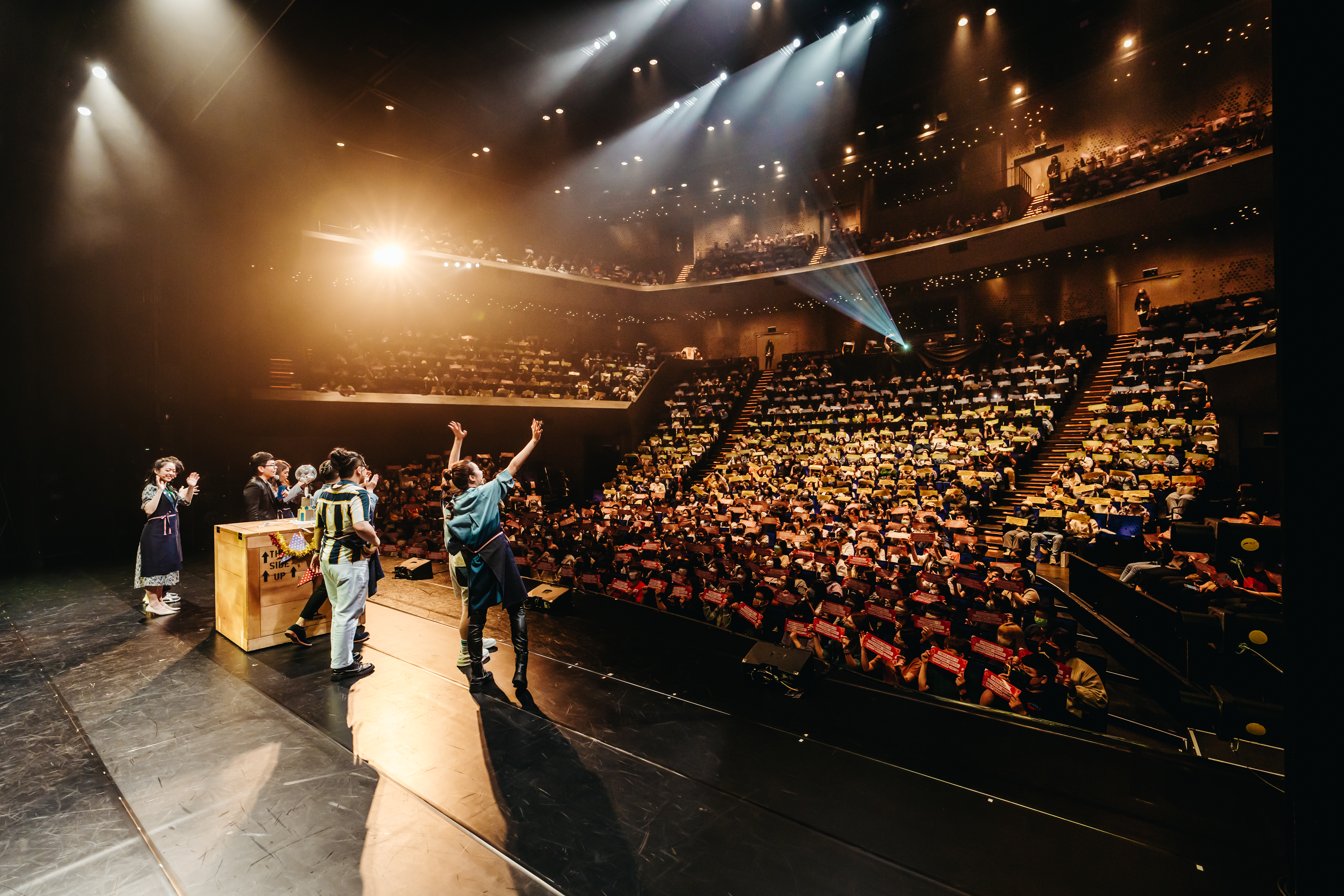 本土製作公司以商業思維推動表演藝術，圖為五口創意工作室製作的《SC驚釀小酒館》音樂劇。（五口創意工作室提供）