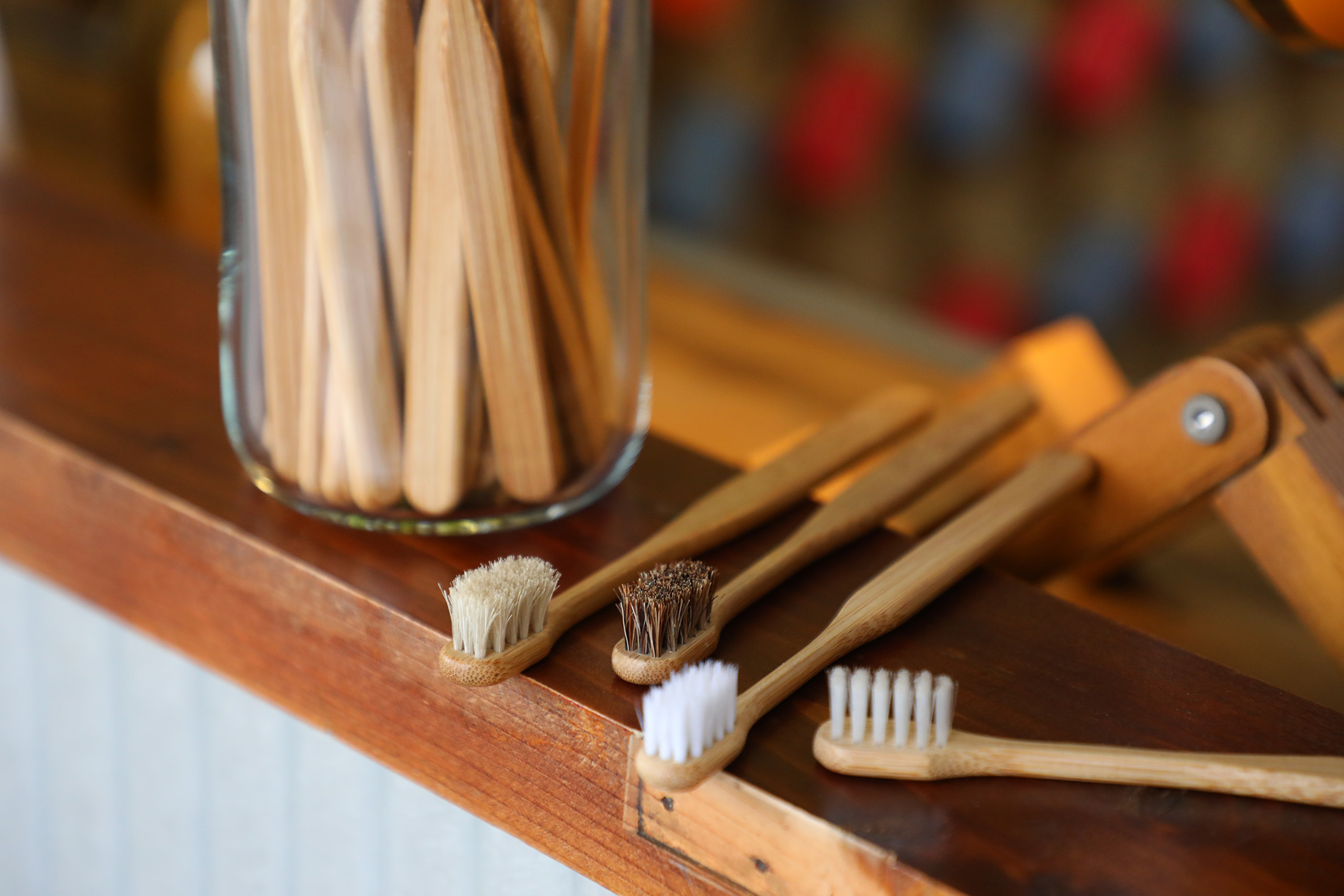 南投竹山「元泰竹藝社」用一把牙刷將竹子翻轉成時髦又環保的日常用品，為充滿傳統氣息的竹子注入生活感。