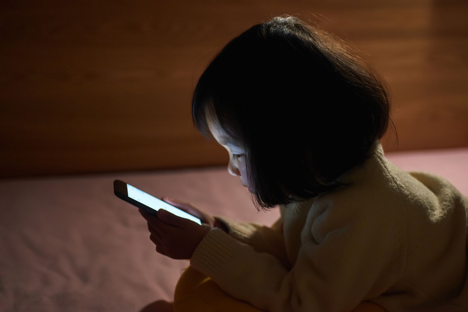 看短影音像中毒？一滑就停不下來　專家揭「抖音腦」背後科學真相