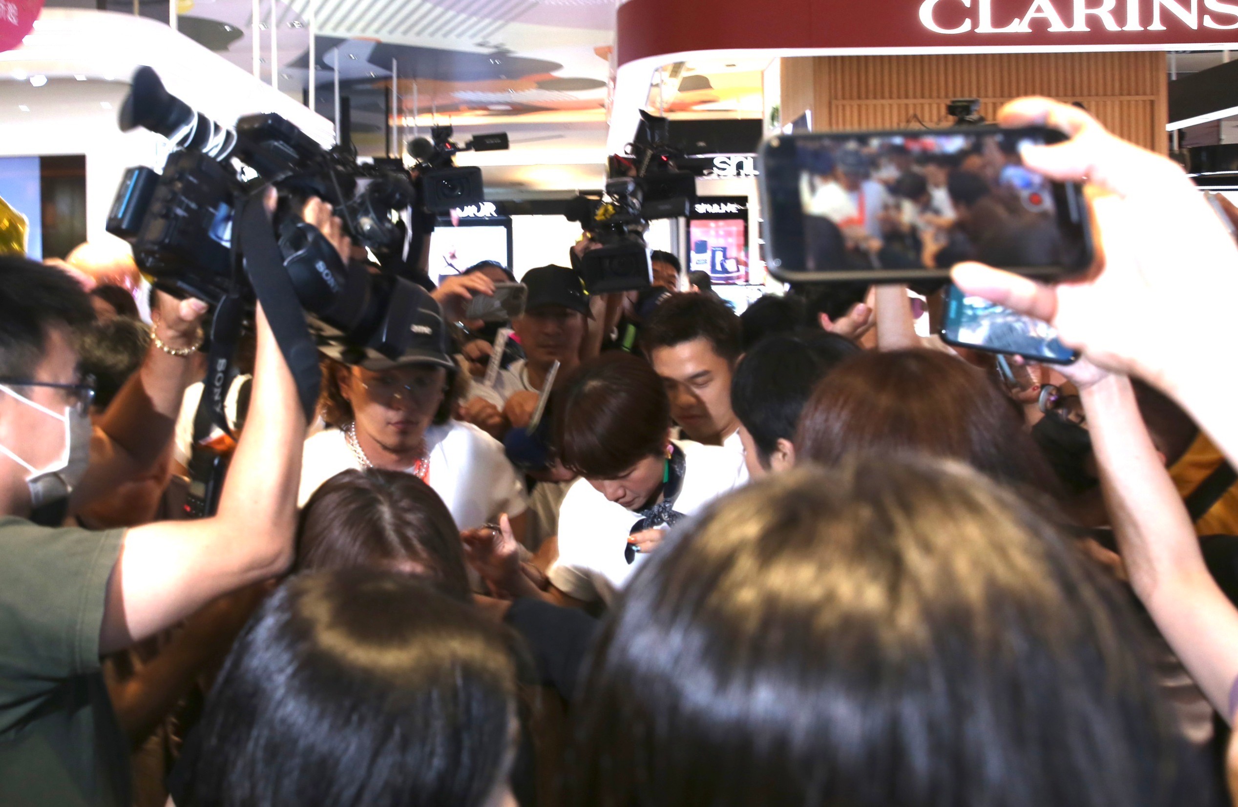 Lulu拒絕受訪場面爆衝突。
