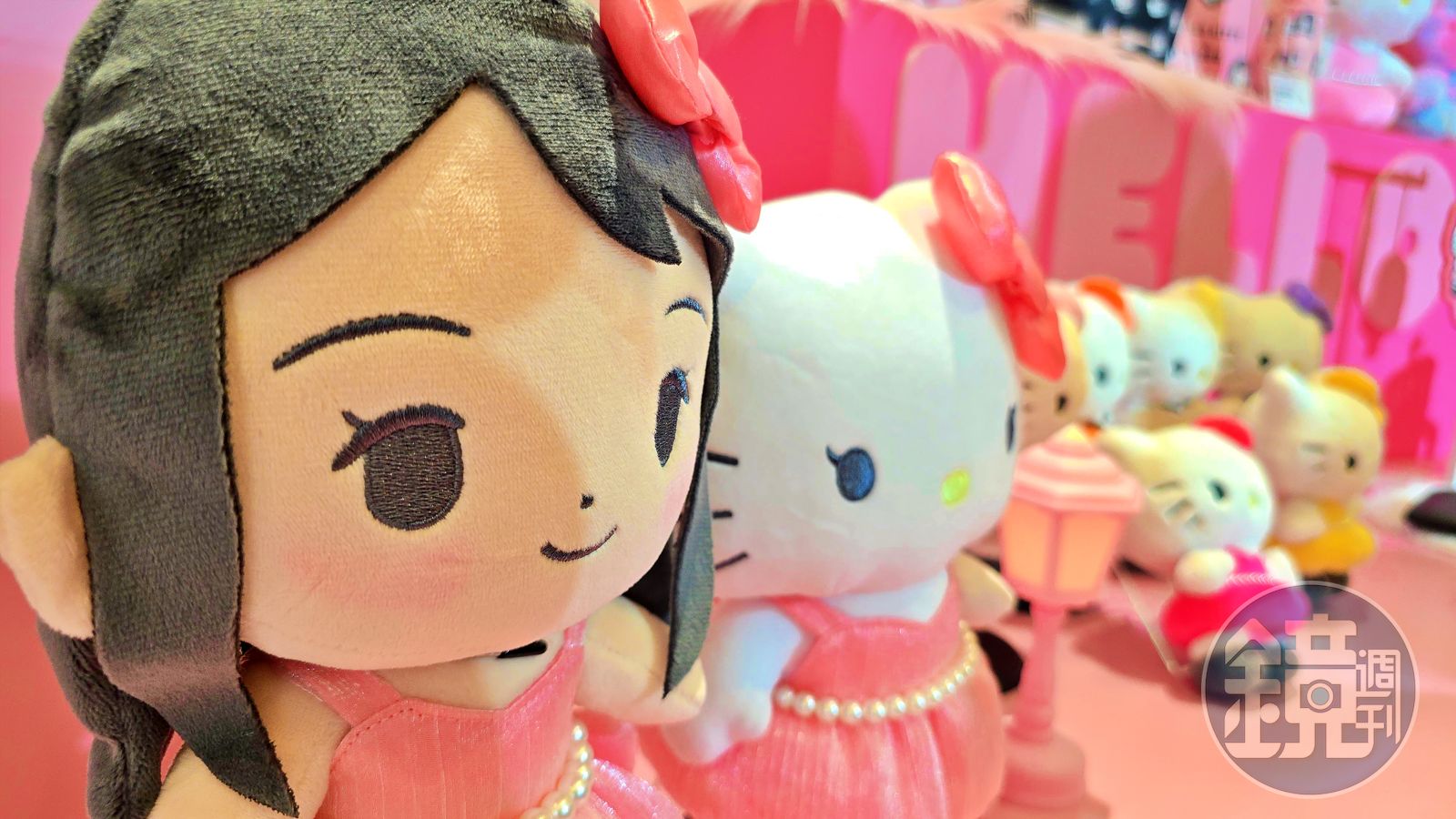 HELLO KITTY×JISOO夢幻聯名快閃店登台 粉紅控必衝信義A9打卡