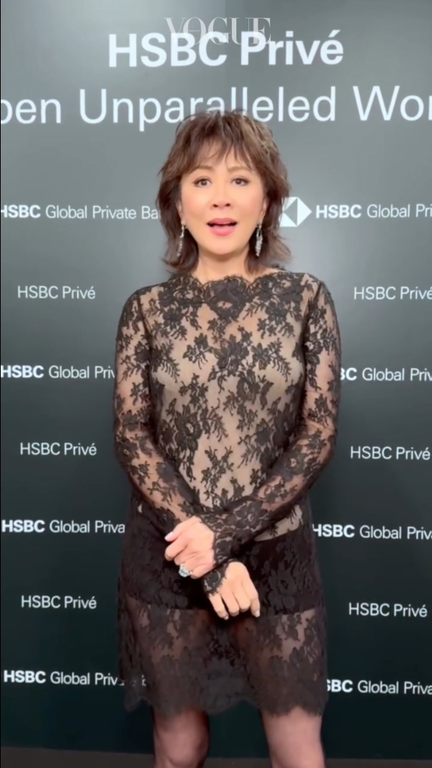 劉嘉玲表示,梁朝偉從不過問她的穿著。(翻攝voguehongkongIG)