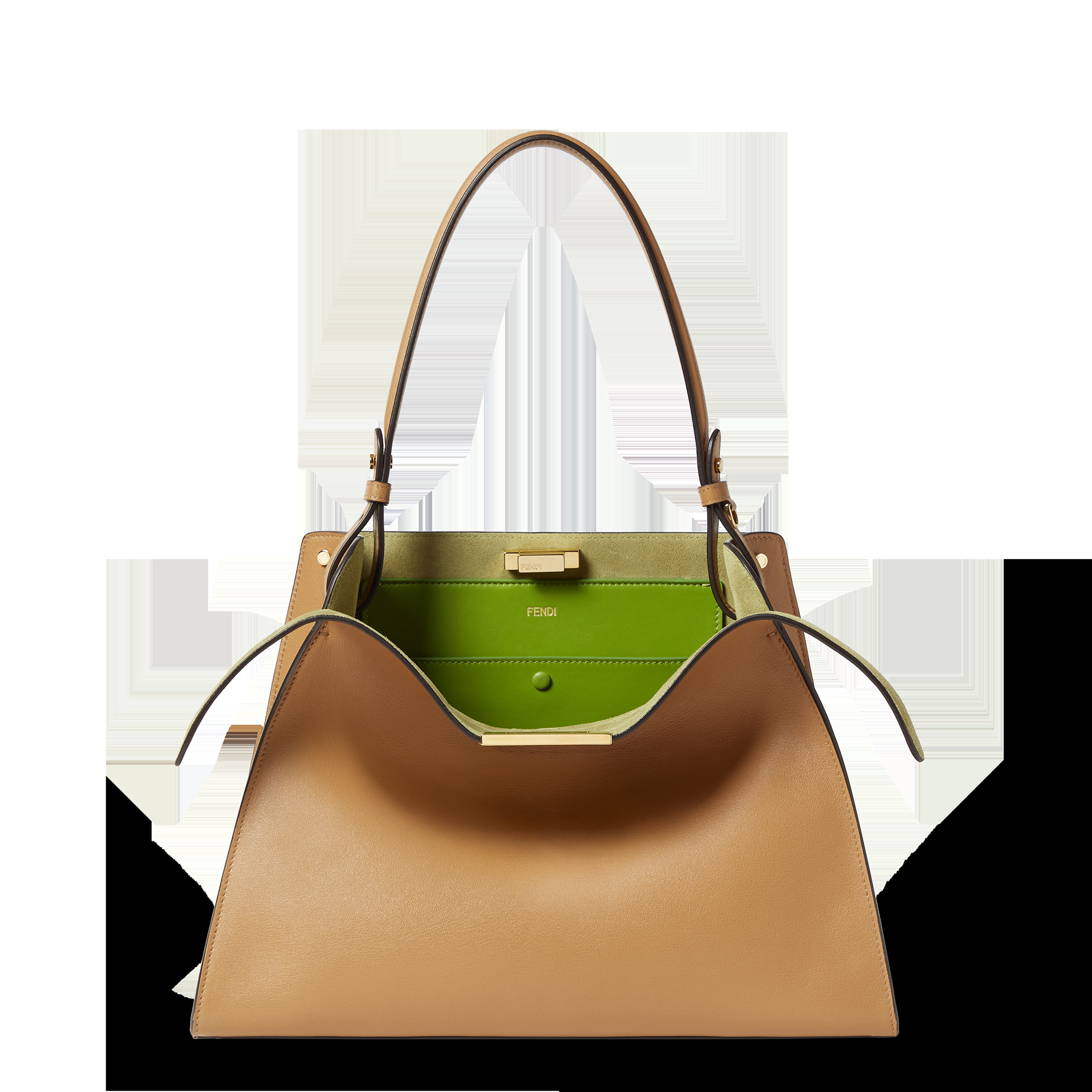 FENDI Way中型款式。卡布奇諾色皮革和森林綠麂皮NT$130,000。（FENDI提供）