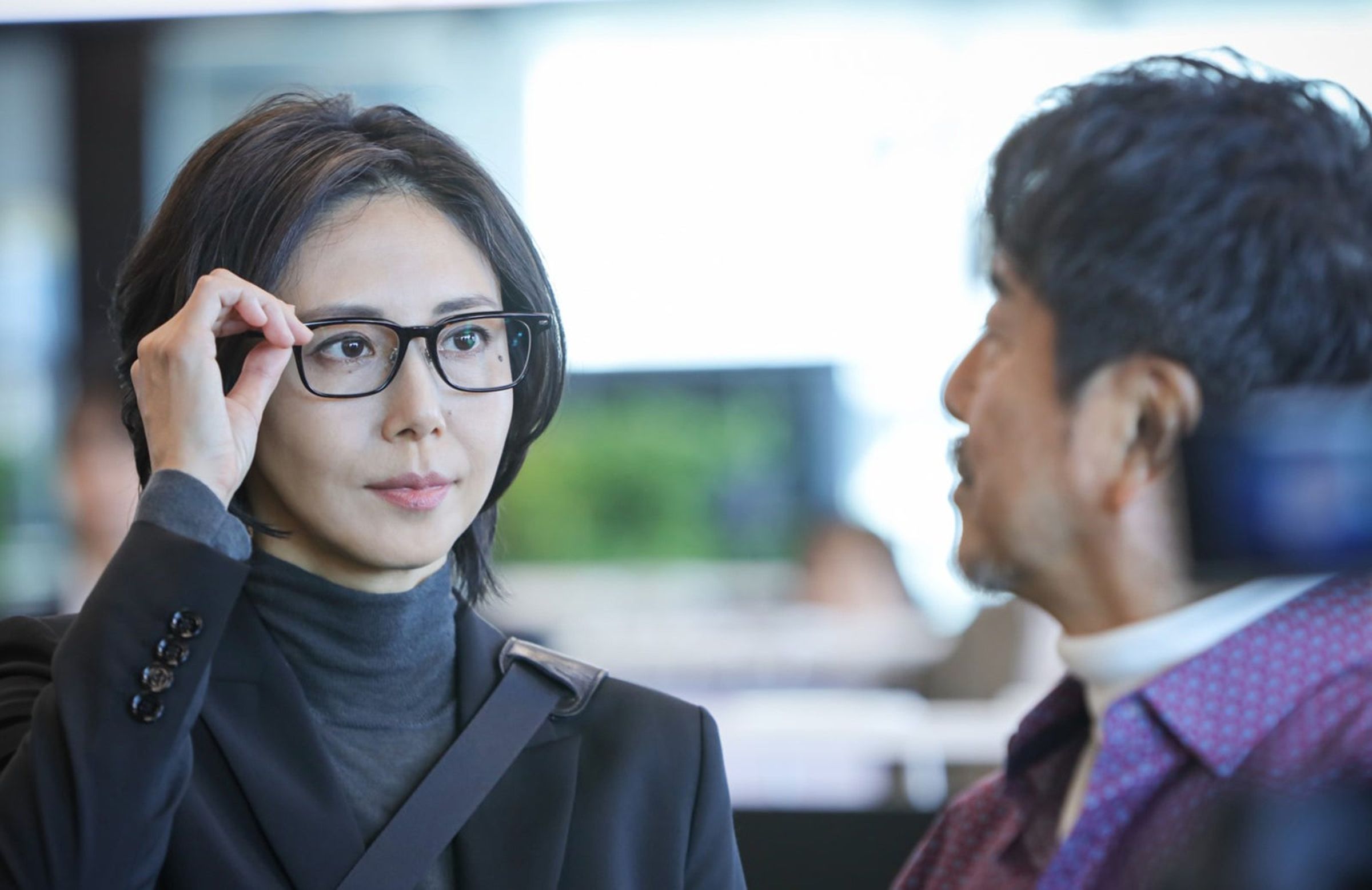 松嶋菜菜子剪去標誌長髮，在《米之女：國稅局資料調查課》以俐落短髮亮相。（翻攝modelpress X）