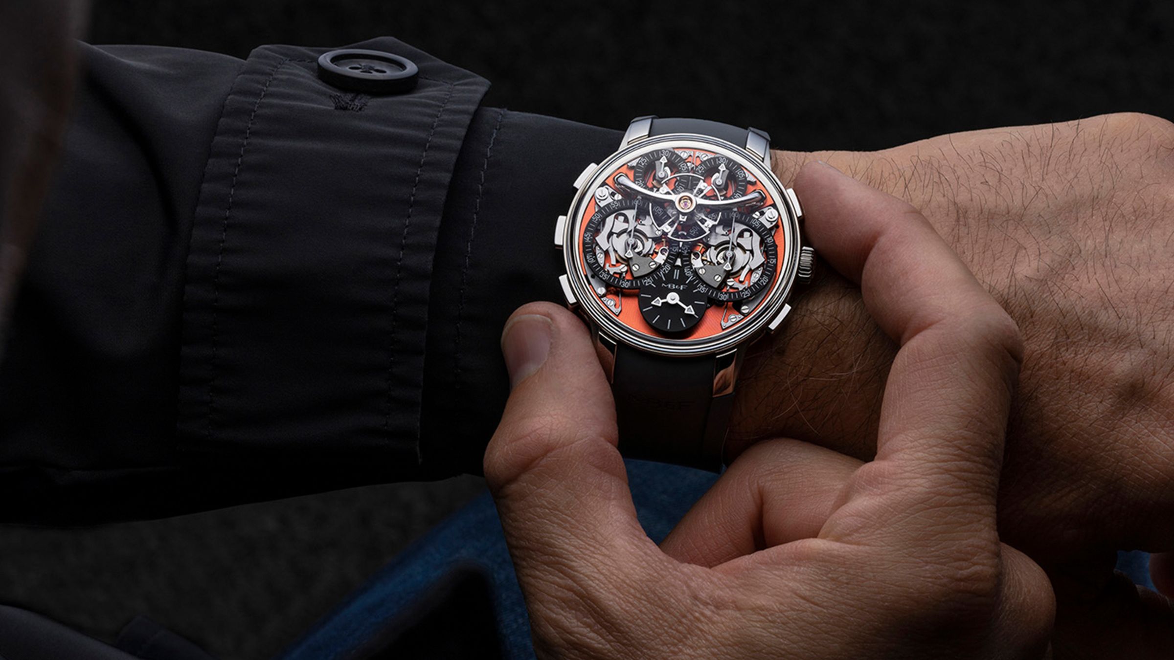 MB&F Legacy Machine Sequential Flyback搭載MB&F的第20枚自製機芯，更是品牌首款計時碼錶。機芯具備兩個導柱輪，加上史無前例的創新Twinverter，可支援追針、圈速等多種計時模式， 超越過去對於計時碼錶使用情境的想像。