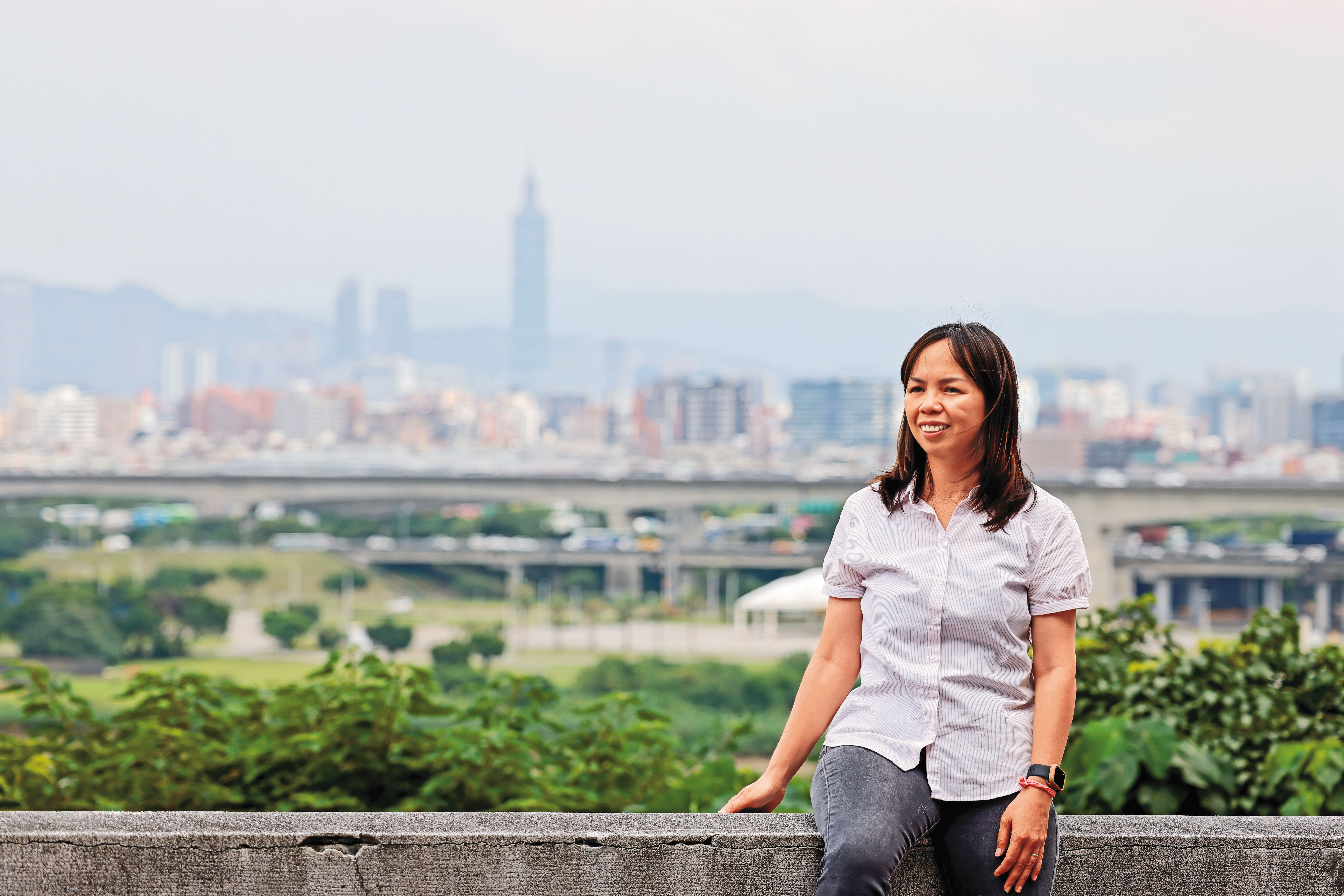 陳業芳的啟蒙者是印尼女性運動者卡蒂妮，她說，卡蒂妮啟發她女人不該只有結婚生子、相夫教子。