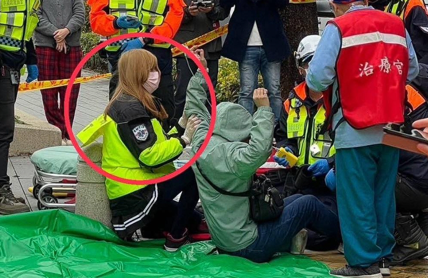 假義消「Yuki」急救溺斃男童卻被發現動作錯誤，更被踢爆一連串造假爭議，日前遭檢方約談。（翻攝自靠北EMT）