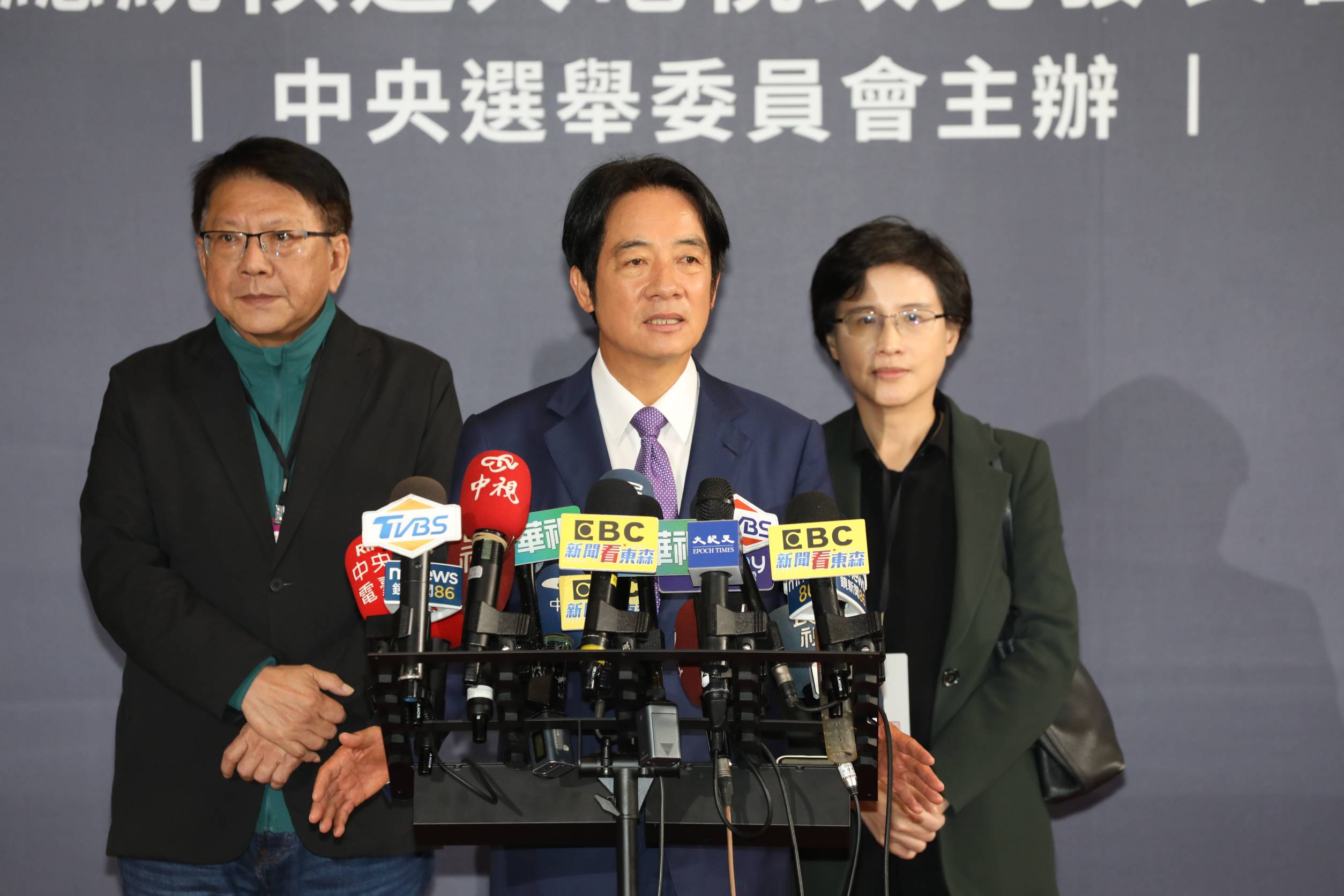 首場總統政見發表會後，洪申翰於臉書po文表示，「今晚直球對決的，只有賴清德（圖）。」