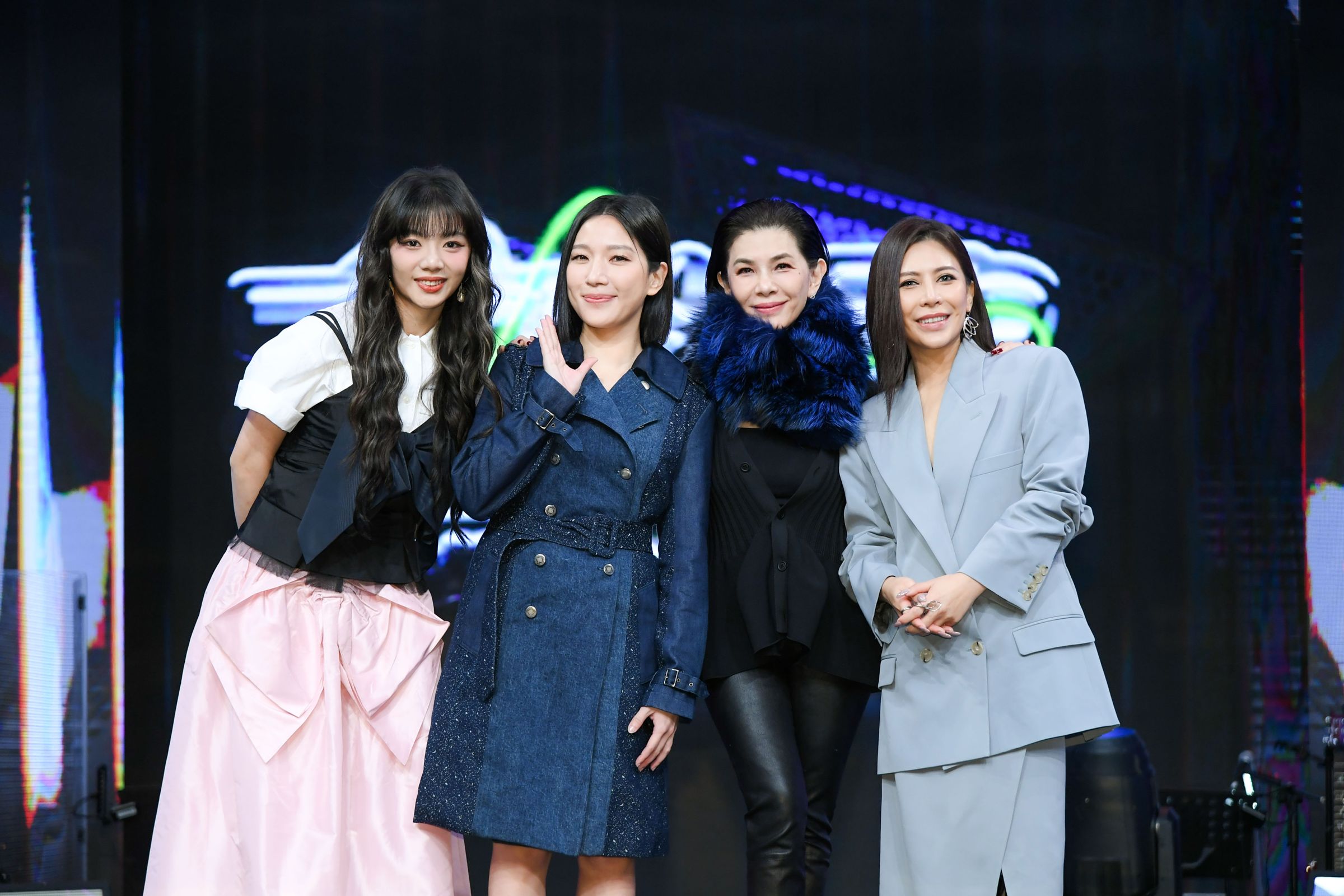 木木（左起）、Sandra、張清芳、艾怡良出席記者會。（三立提供）