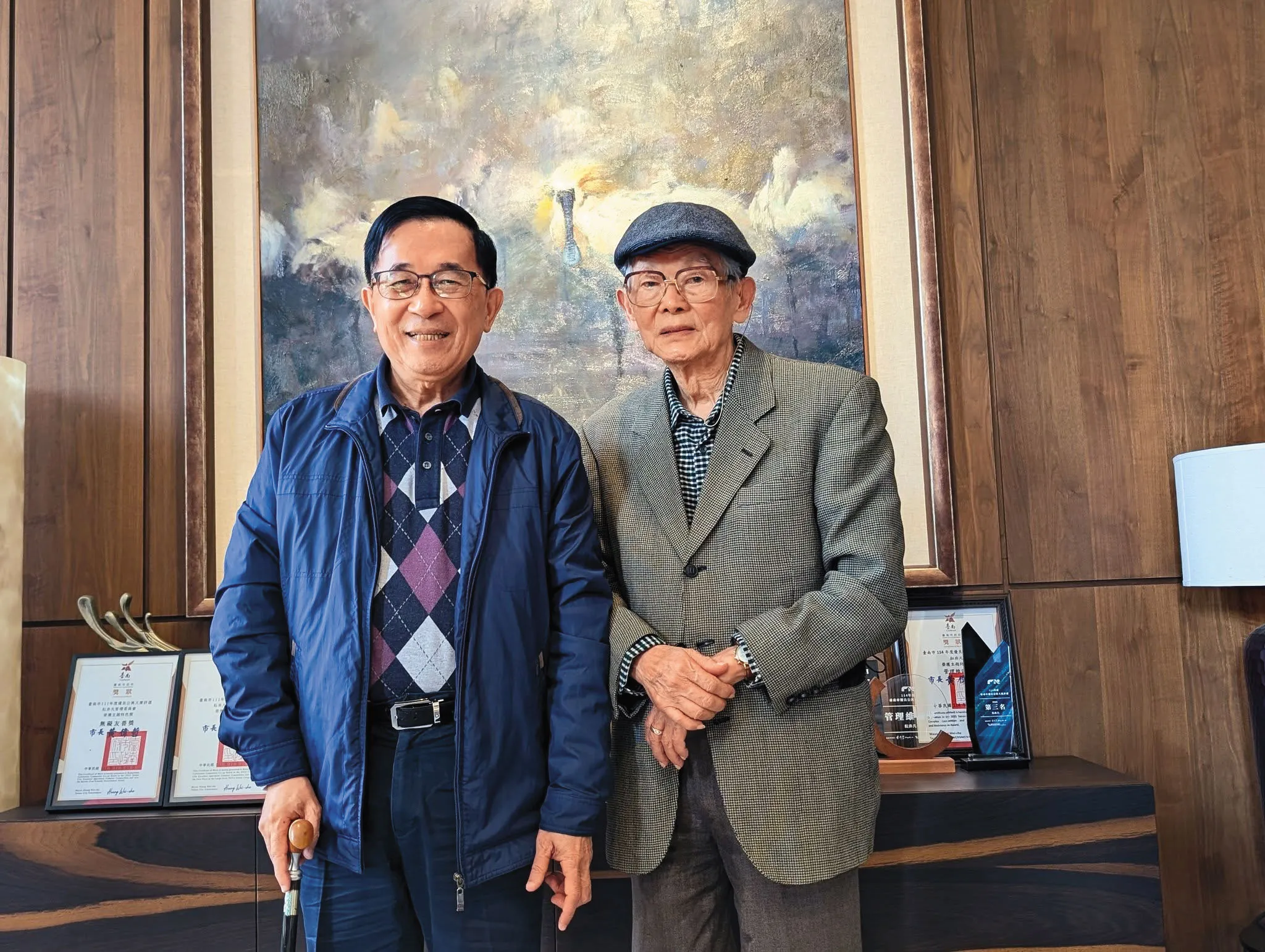 前總統陳水扁（左）與張俊宏（右）一同經歷美麗島事件，有革命情感。（翻攝莊嚴臉書）