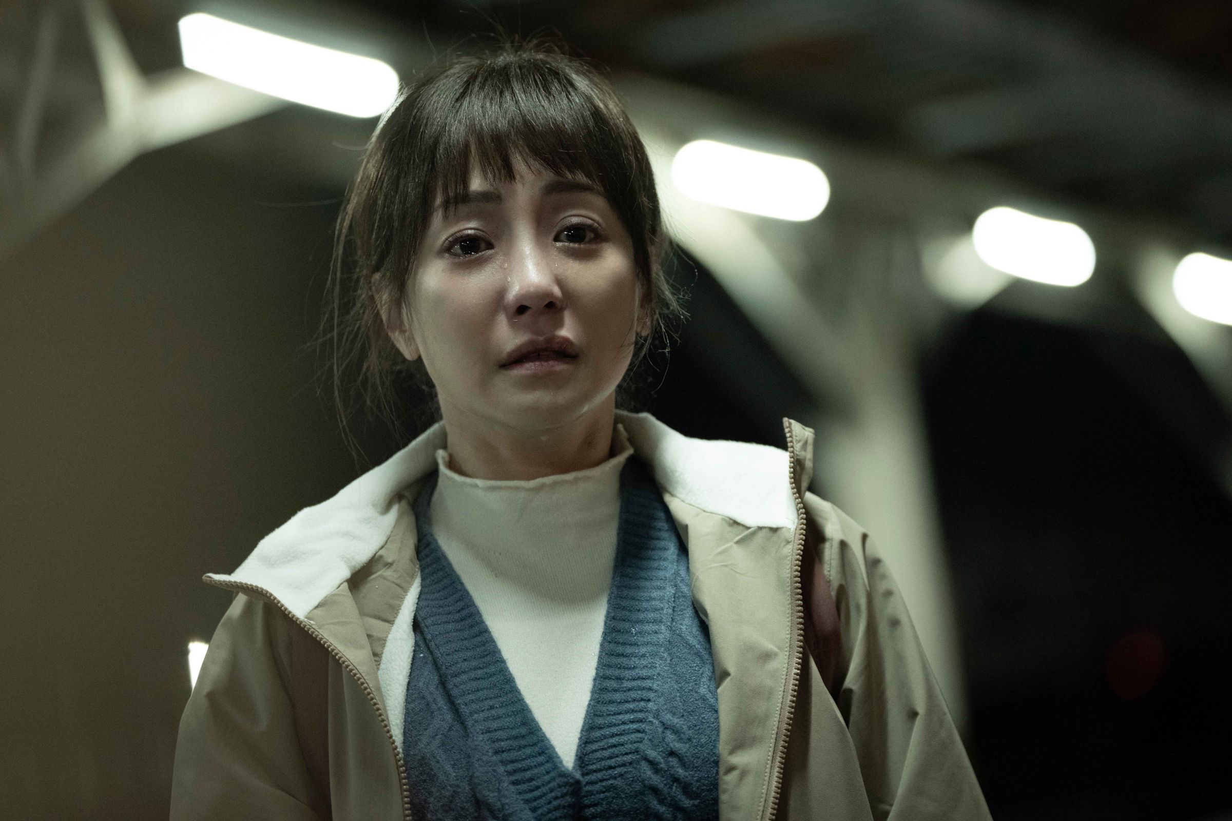 謝欣穎在「與惡2」演出遭受侵犯的受害者。(圖/CatchPlay+提供)
