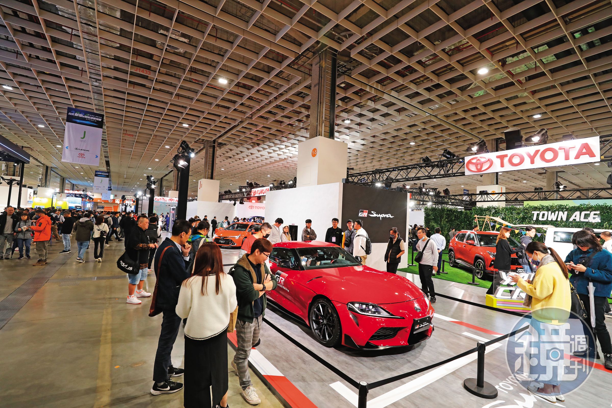 日前剛落幕的台北車展上,和泰車秀出各種新車,吸引年輕買家青睞。