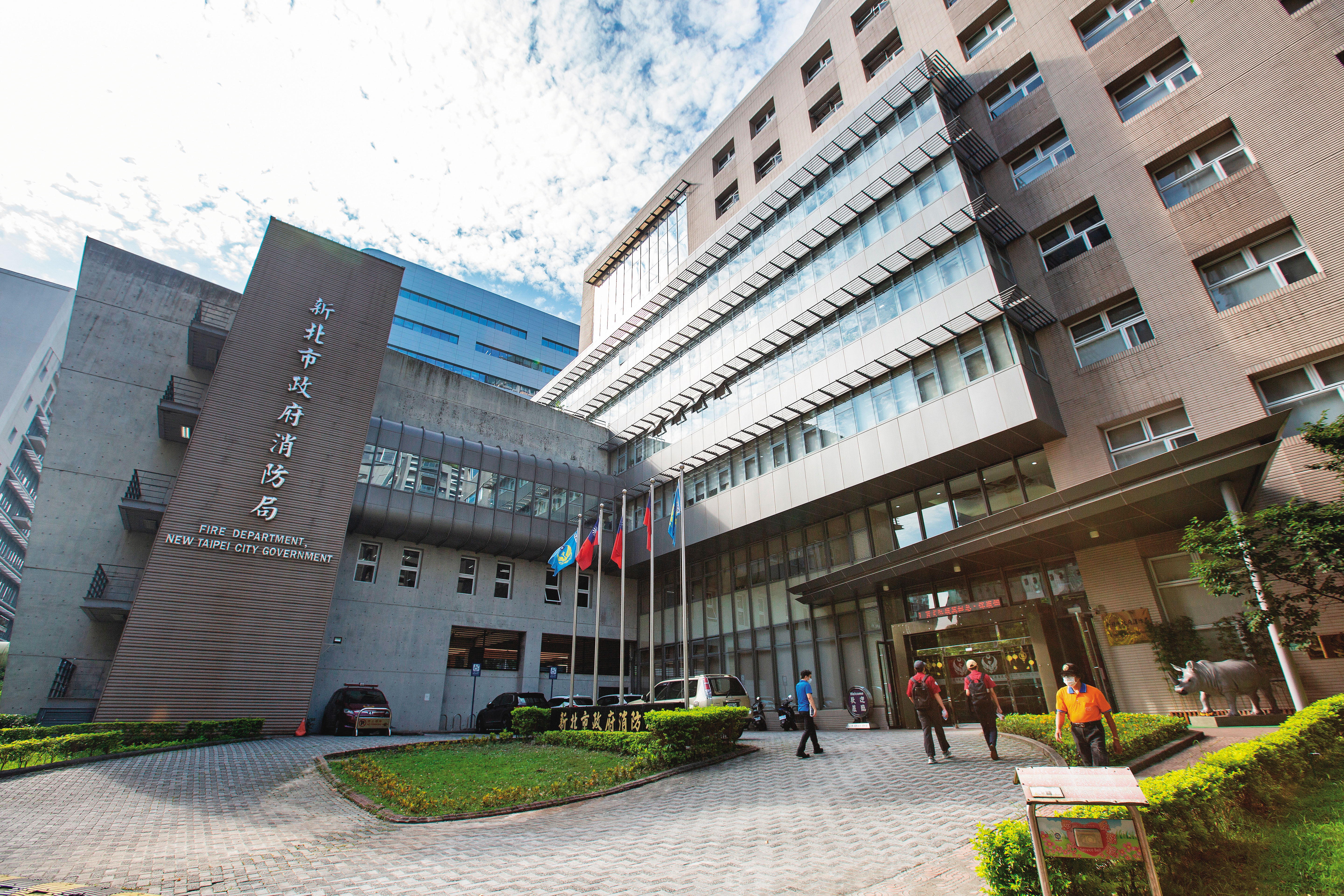 新北市消防局(圖)僅對謝盈如記1支小過,還讓她續留局長室。