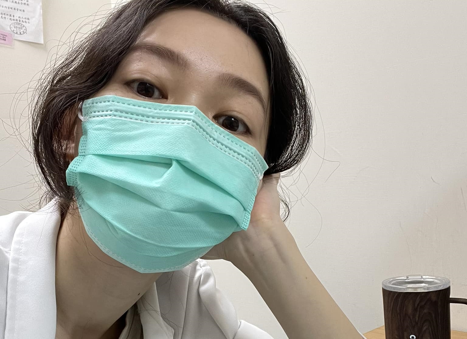 吳欣岱今po文，認為藍白黨團打算修訂的《老人福利法》，是讓年輕人負擔更重的健保政策。（翻攝自吳欣岱臉書）