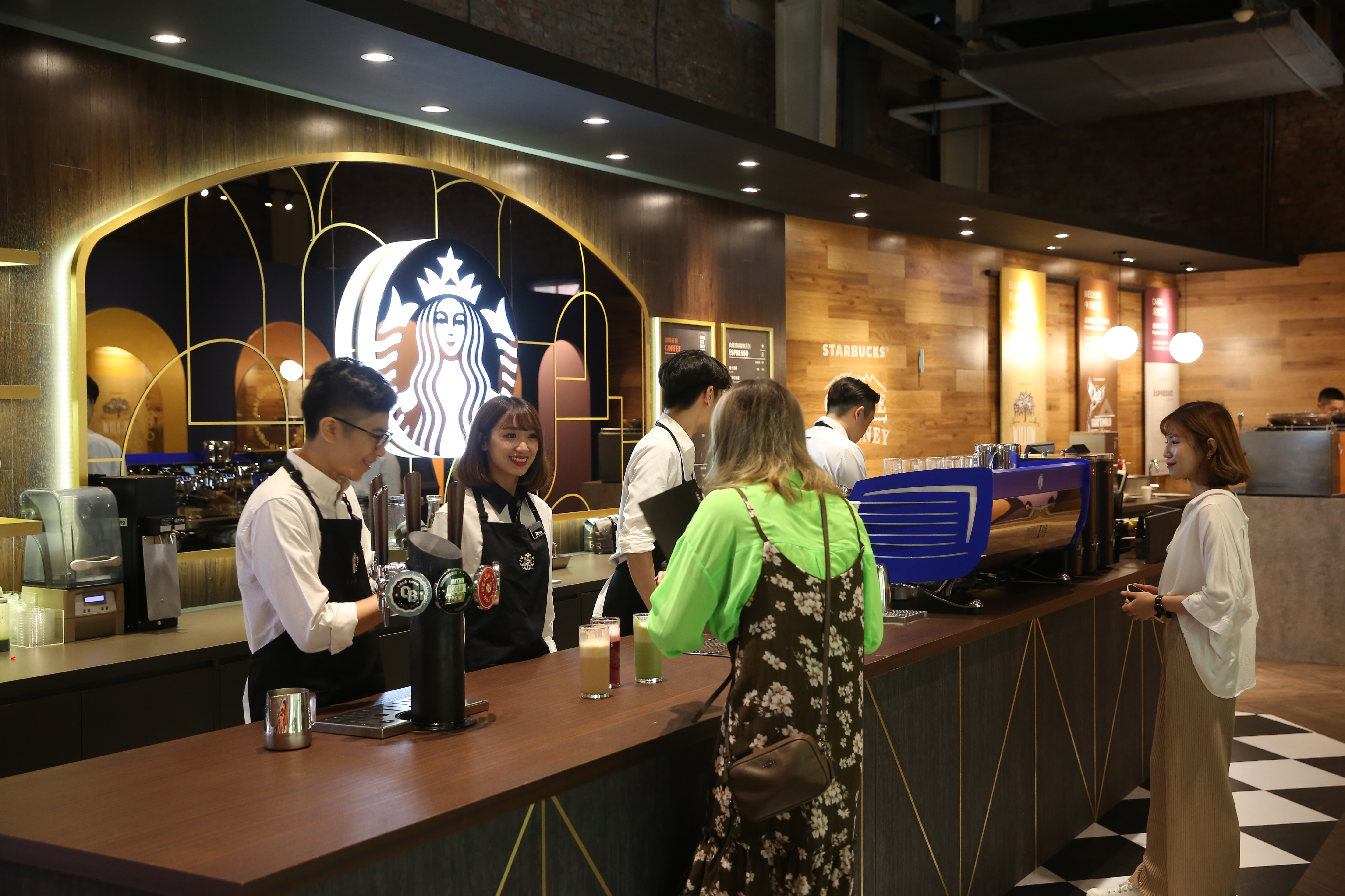 台灣星巴克宣布自2月12日起，部分商品微幅調價。（本刊資料照）