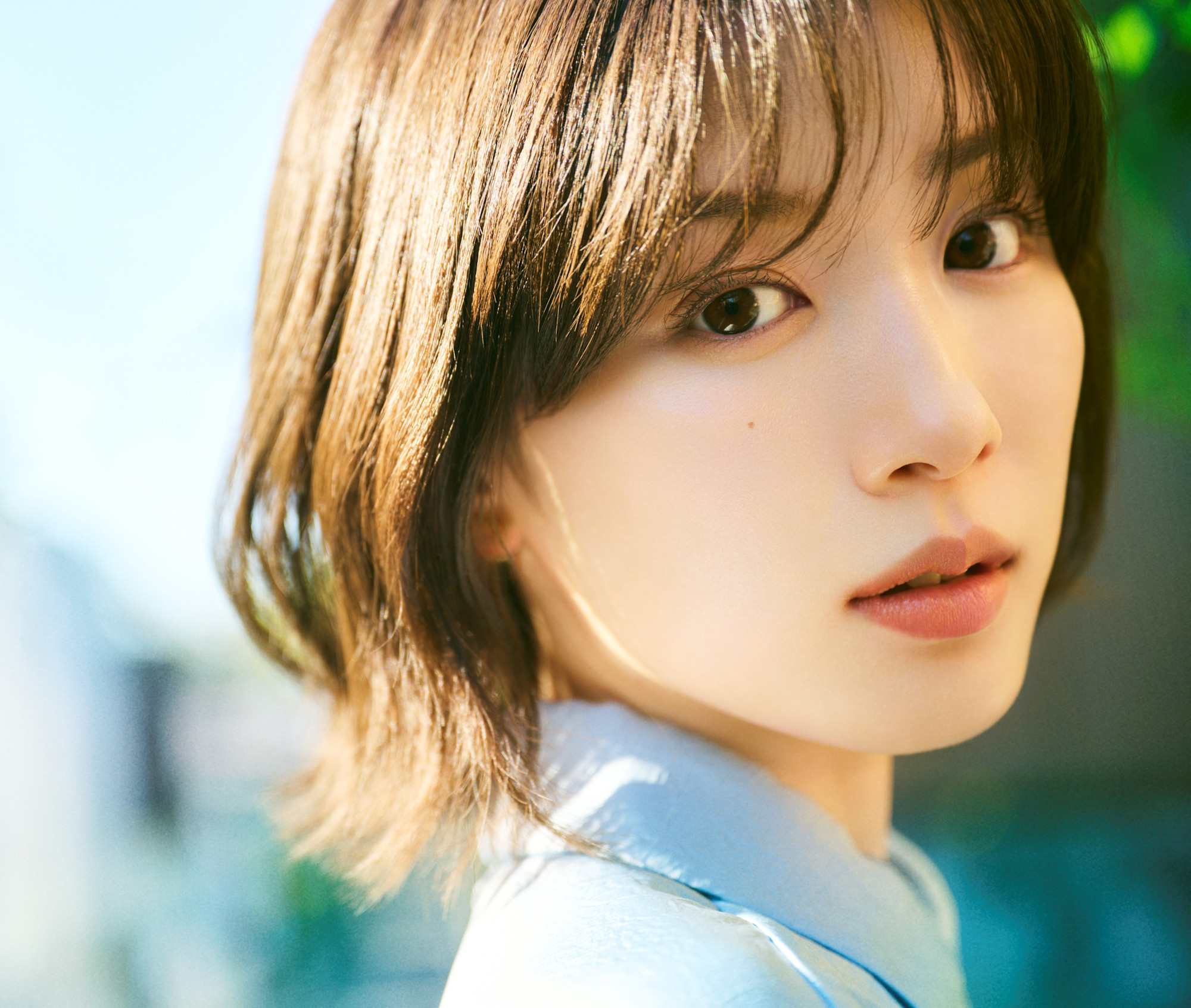 永野芽郁斷髮演出的新片劇照,原著是閔智炯的《她厭男,她是我女友》。(翻攝網路)