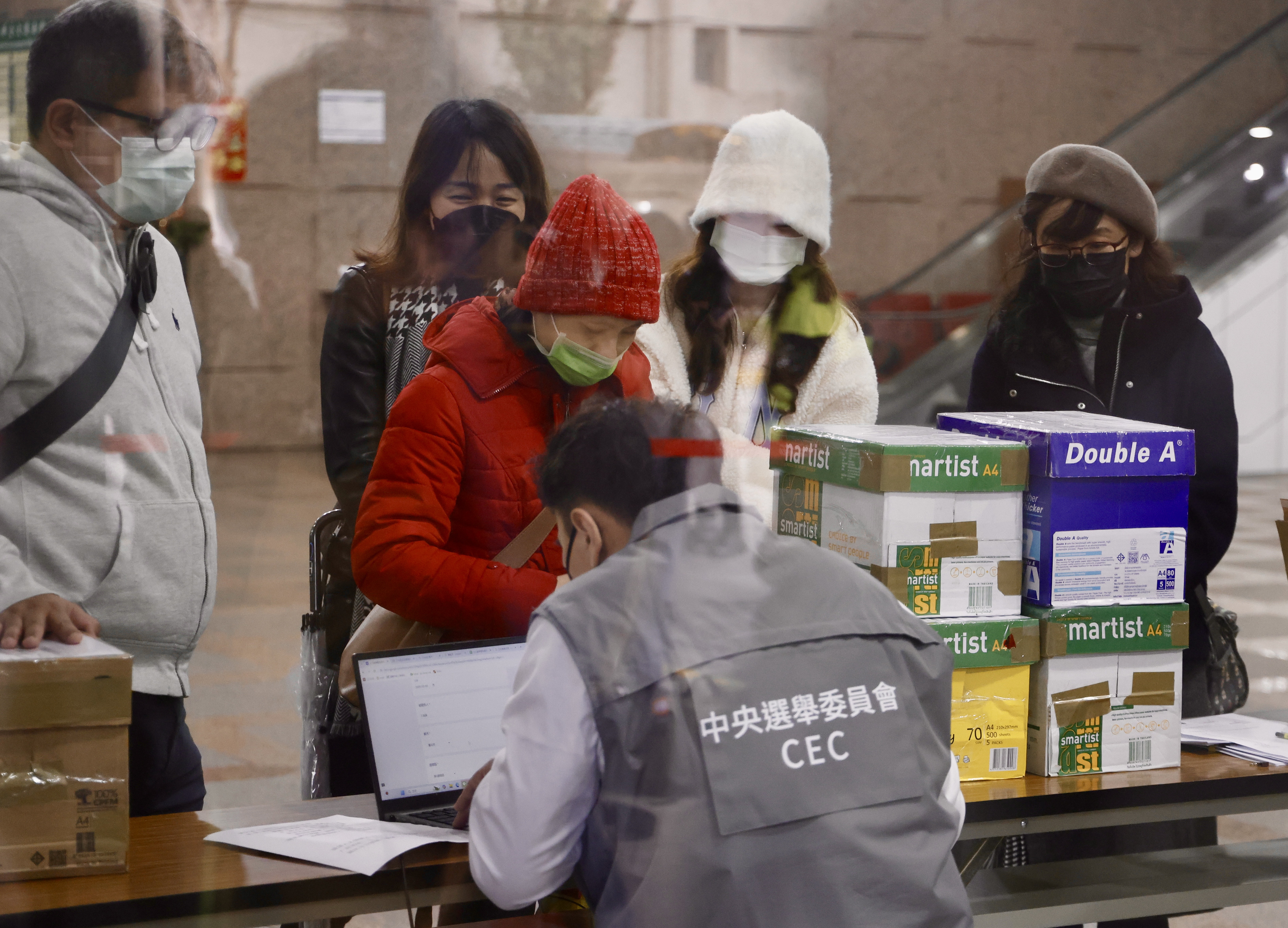 中選會今證實收到18+1件罷免案，表示在新法上路之前，將適用原本規定。