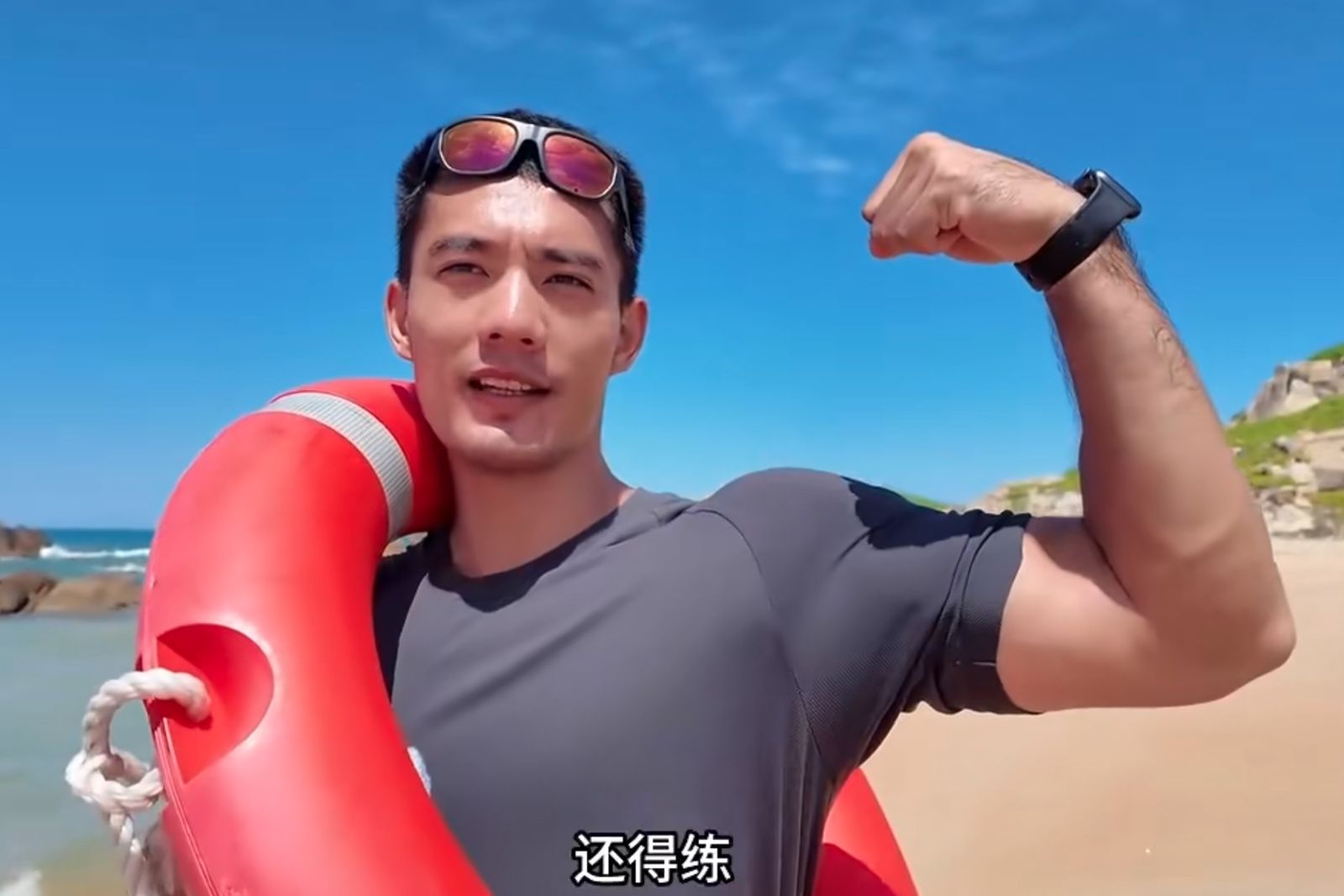 李書達的英勇事蹟被網路瘋傳，全因為他長相帥氣且擁有精壯身材。（翻攝自抖音）