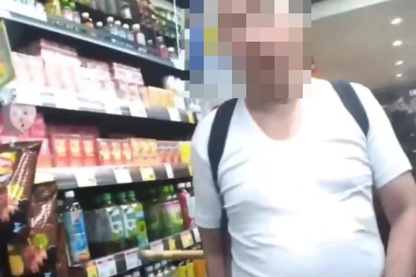 高男並非首度持刀犯案,早在2001年2月間,殺害妹妹逃亡最終向警方投案。(翻攝畫面)