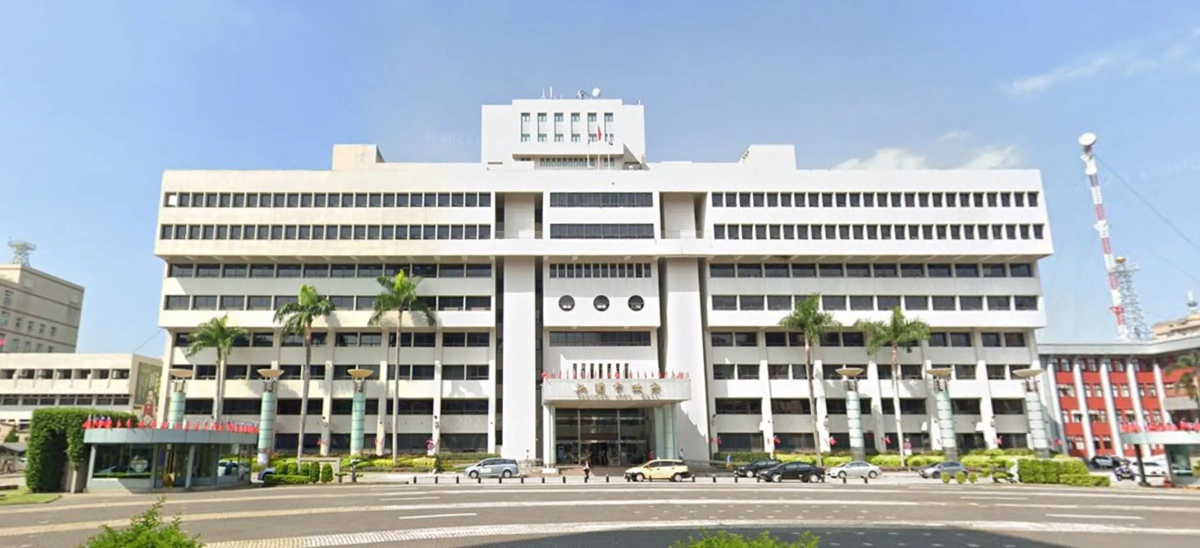 家長希望教育局能加速審議,汰除不適任教師。(翻攝Google Maps)