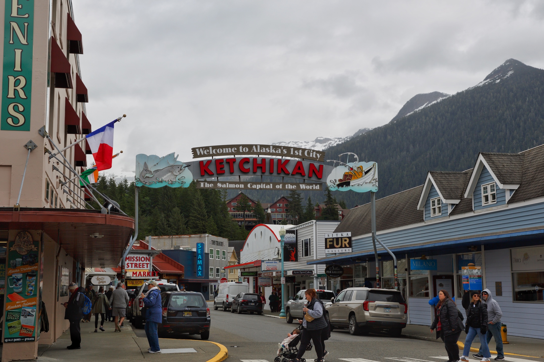 被稱為「阿拉斯加第一城」的凱契根（Ketchikan），因地理位置成為郵輪航線向北的首要門戶。