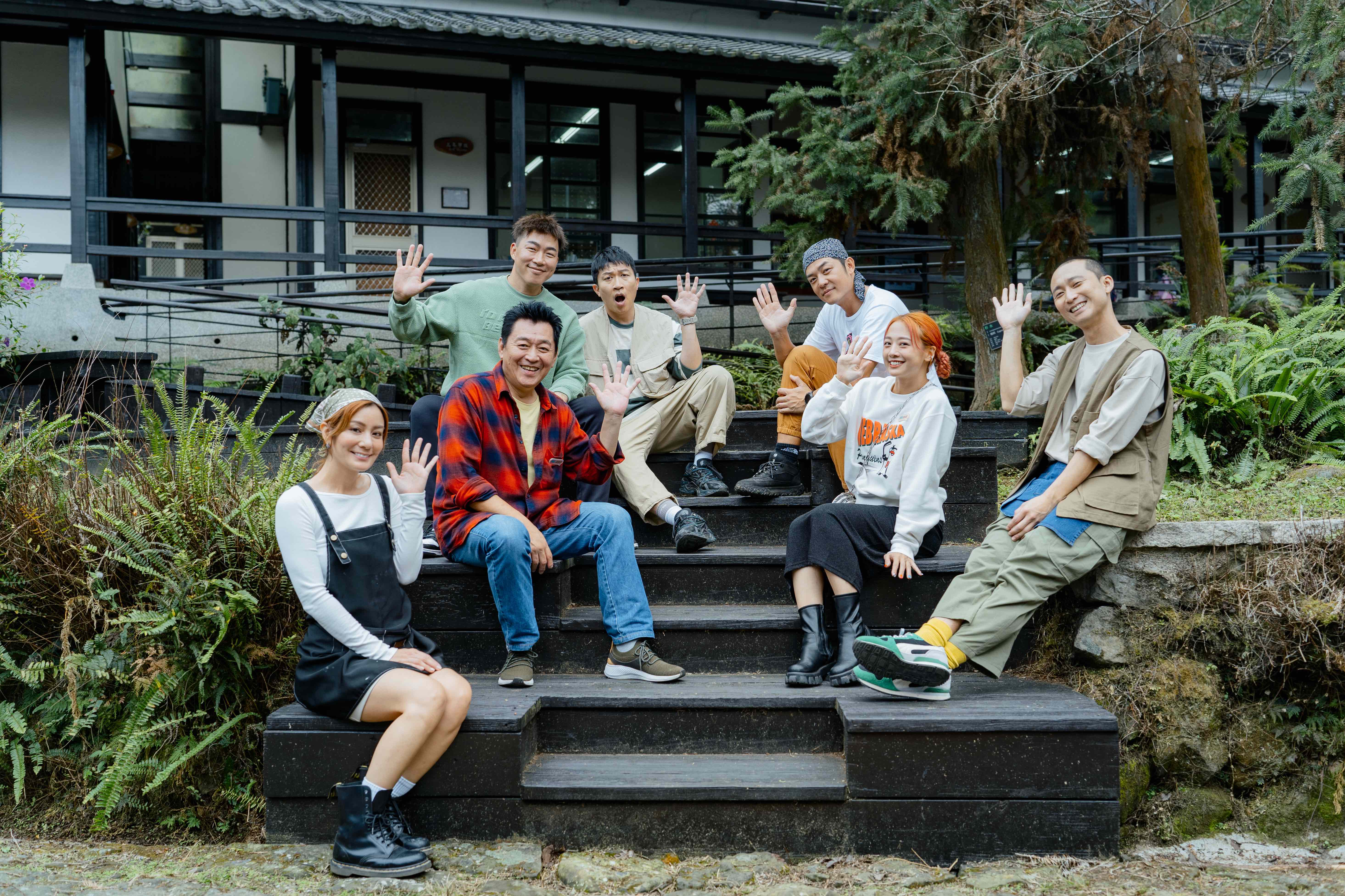 庹宗華現身《嗨！營業中》錄影現場，夥伴們誤以為庹宗康回歸還開心不已。（好看娛樂提供）