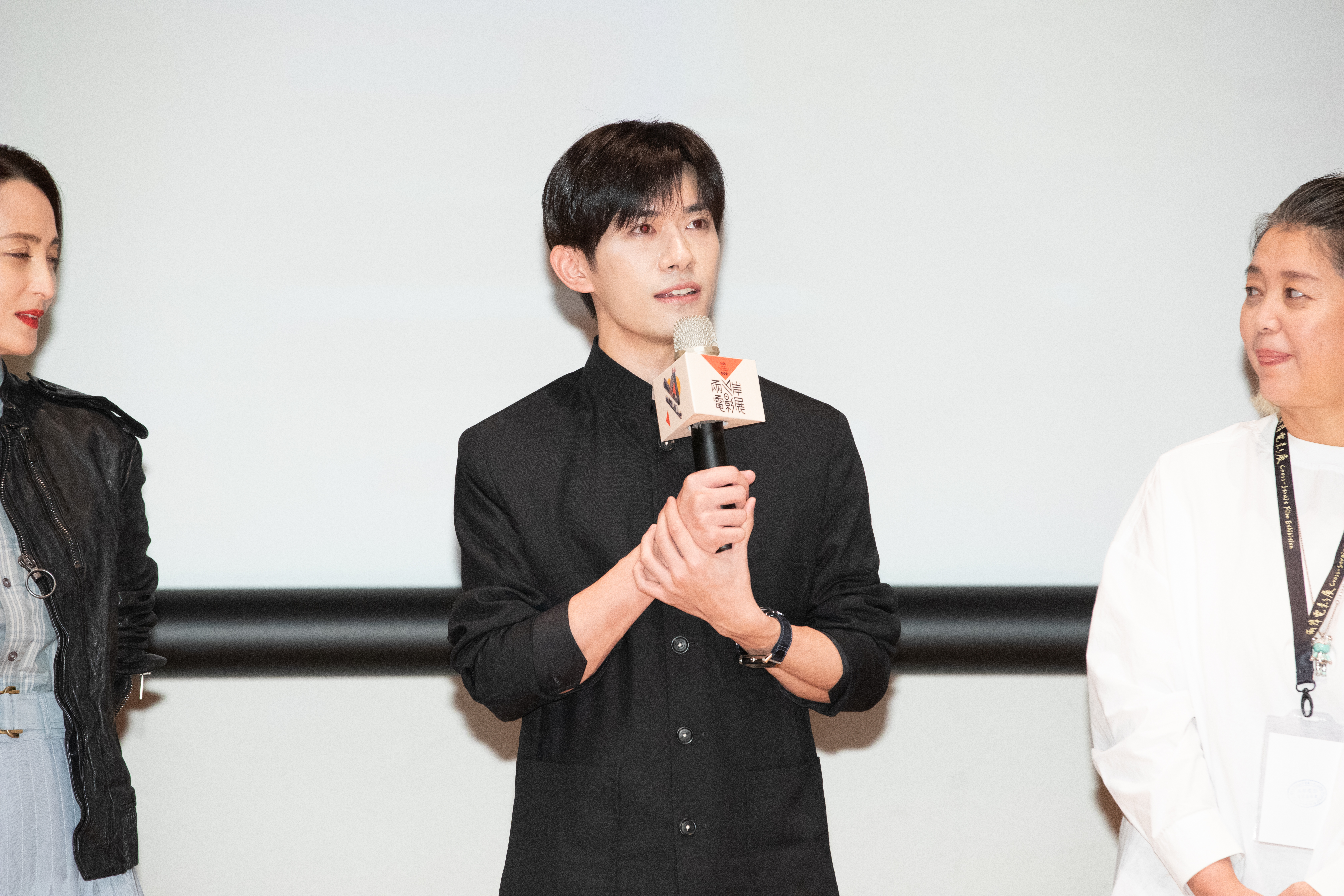 易烊千璽來去匆匆，即使只能停留8小時，他還是維持來台行程，出席兩岸電影展的開幕式。