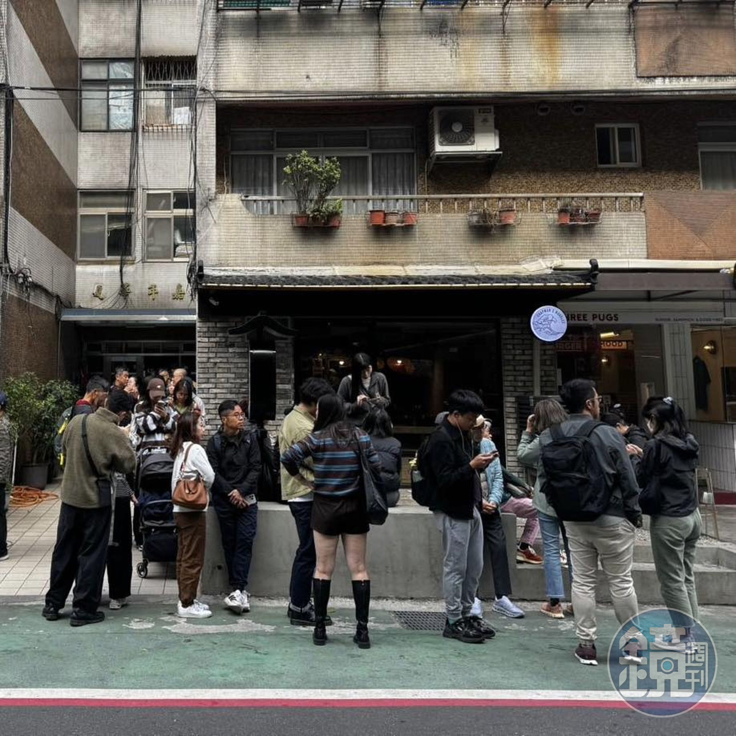 小杜麵館每日大排長龍,讓他覺得對消費者很不好意思。